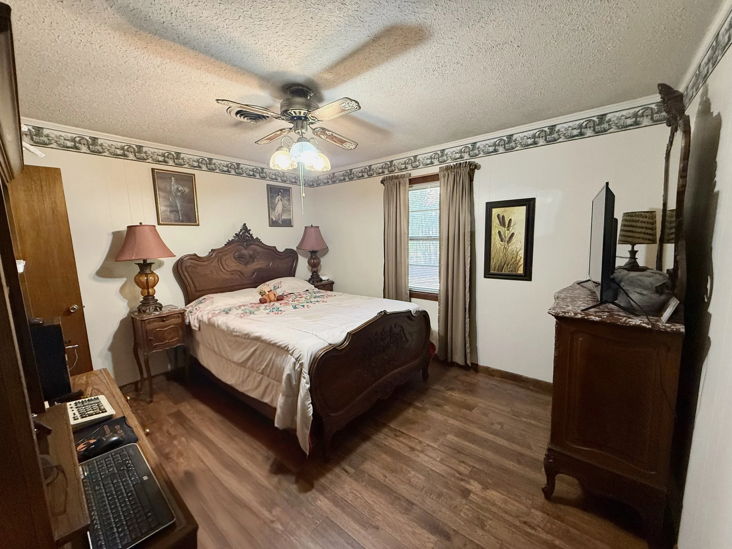 20 2nd bedroom (2).jpeg