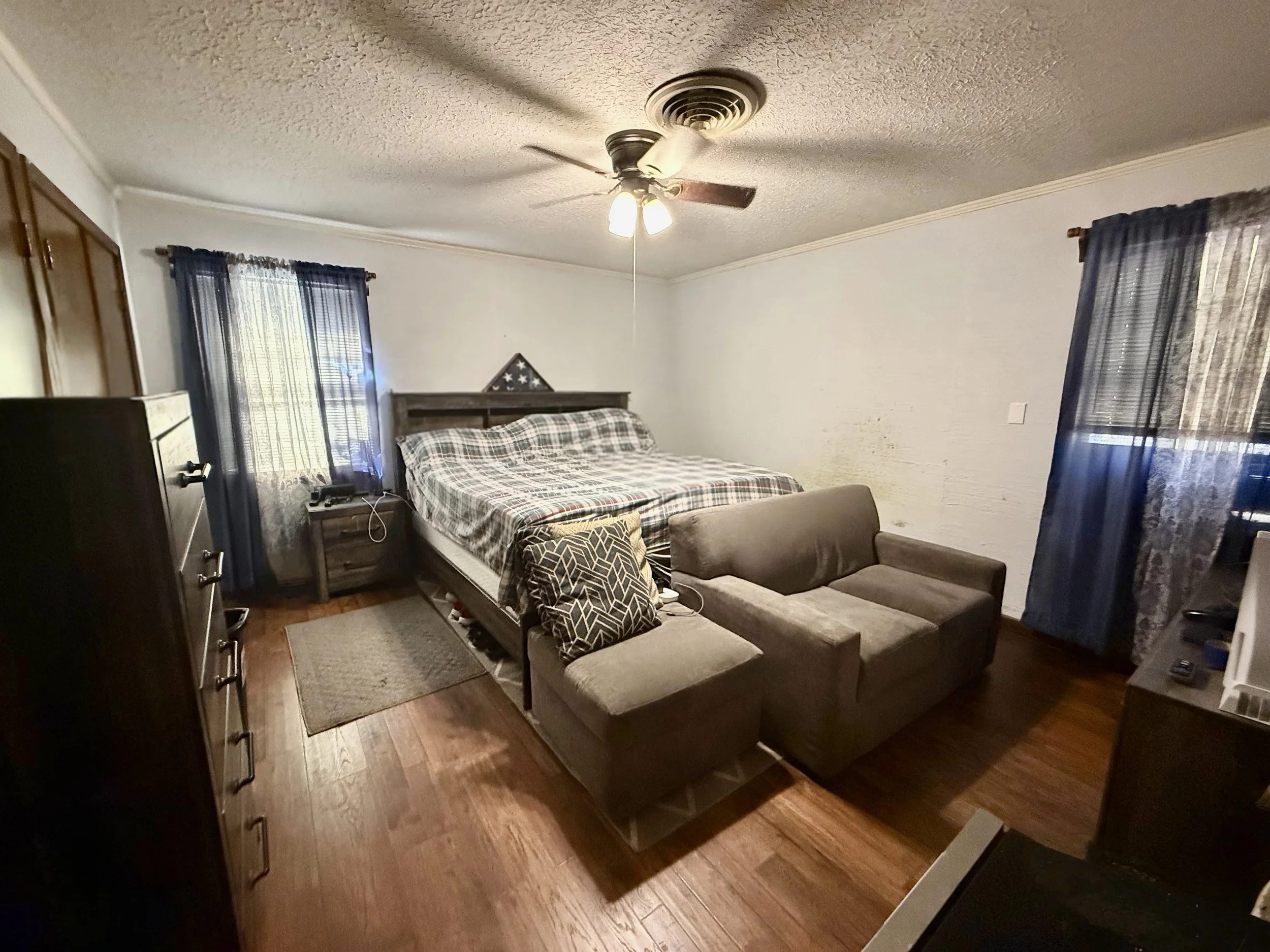 25 3rd Bedroom .jpeg