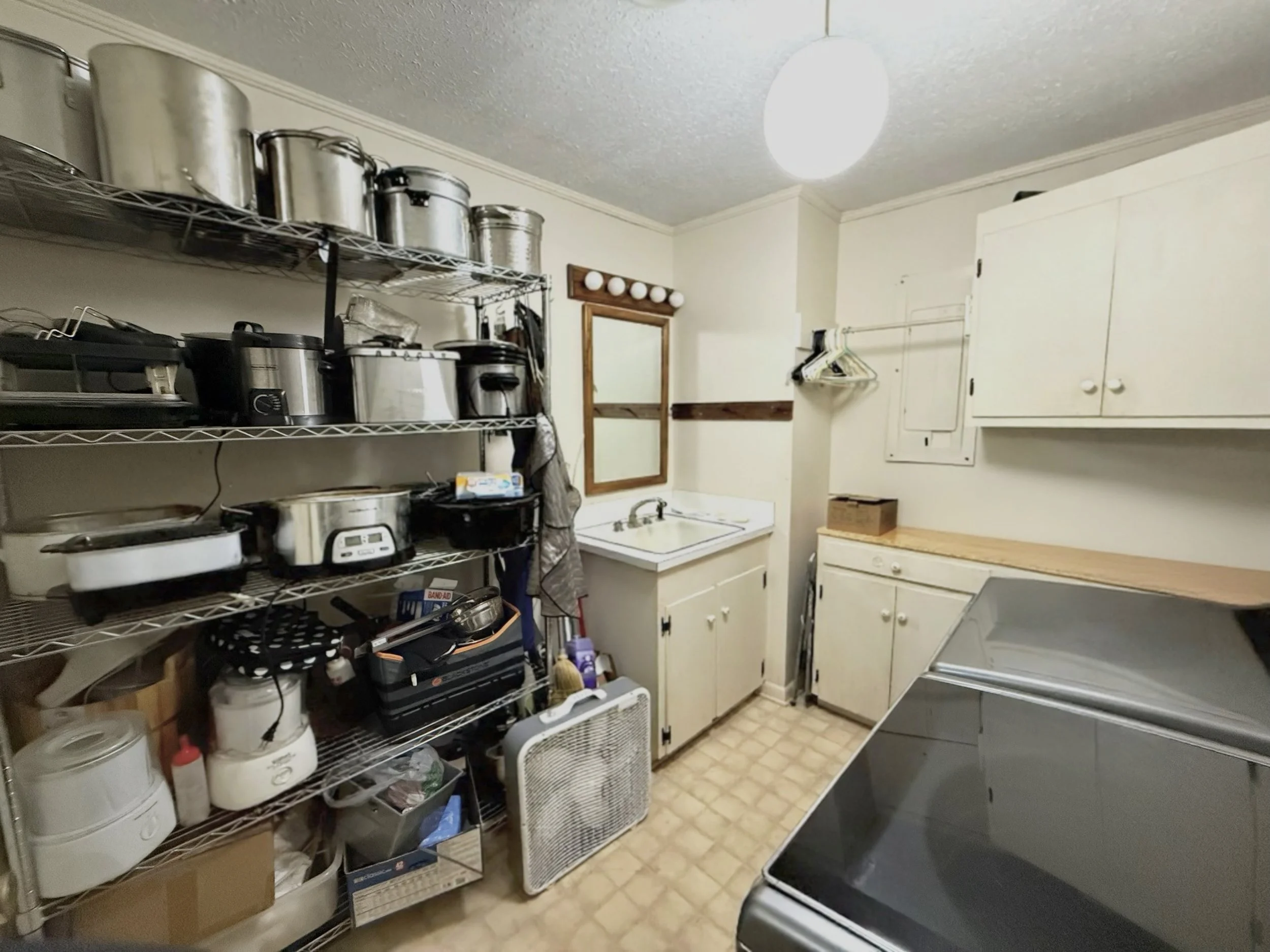 28 Laundry Room with 1:2 Bath (2).jpeg