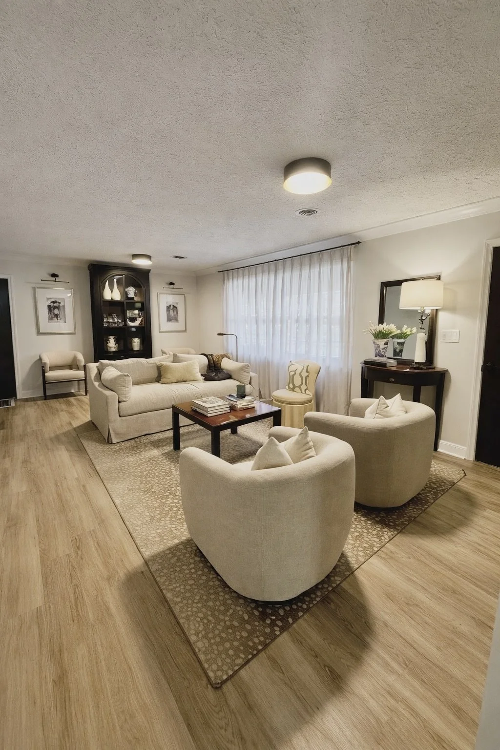 4 Living Room 2 .jpeg