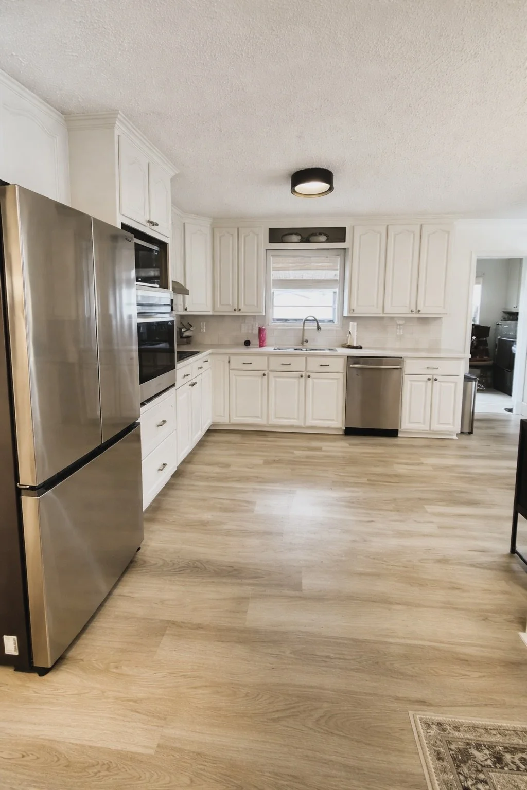 6 KITCHEN.jpeg