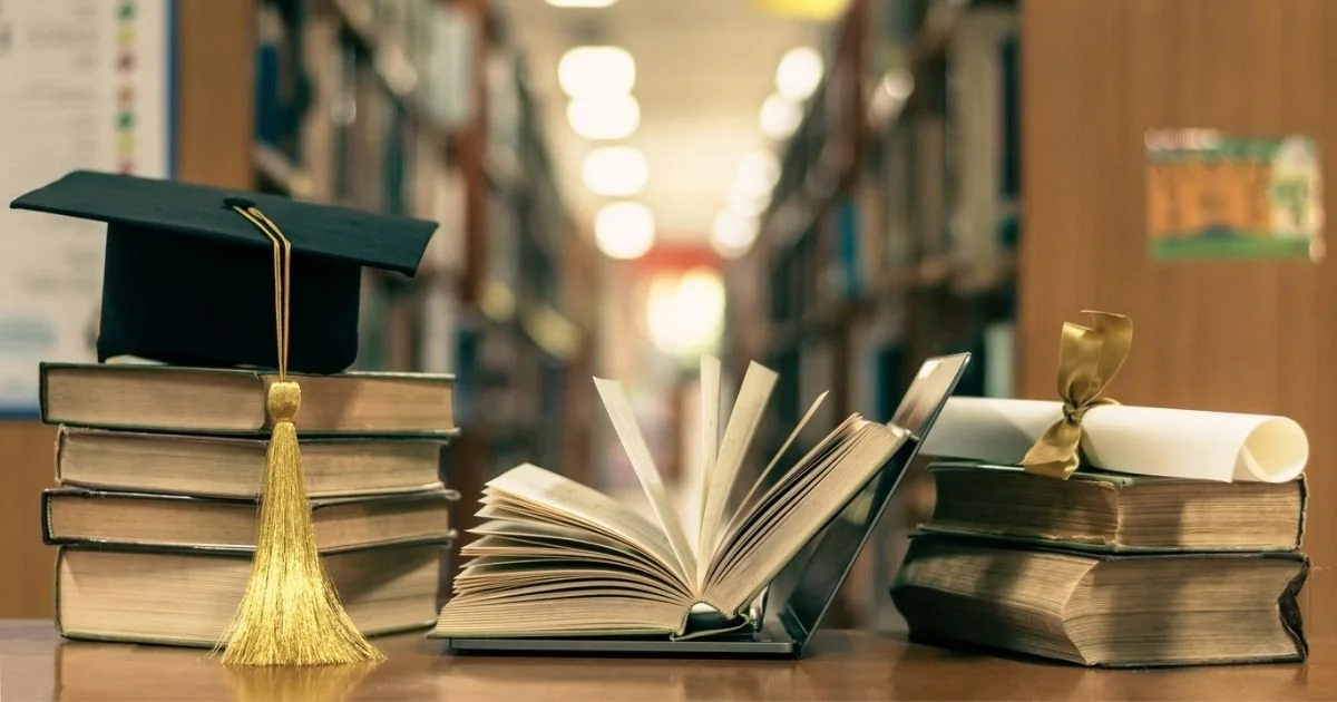 Parents’ Guide to Financial Aid: Scholarships, Grants, and Student Loans 
