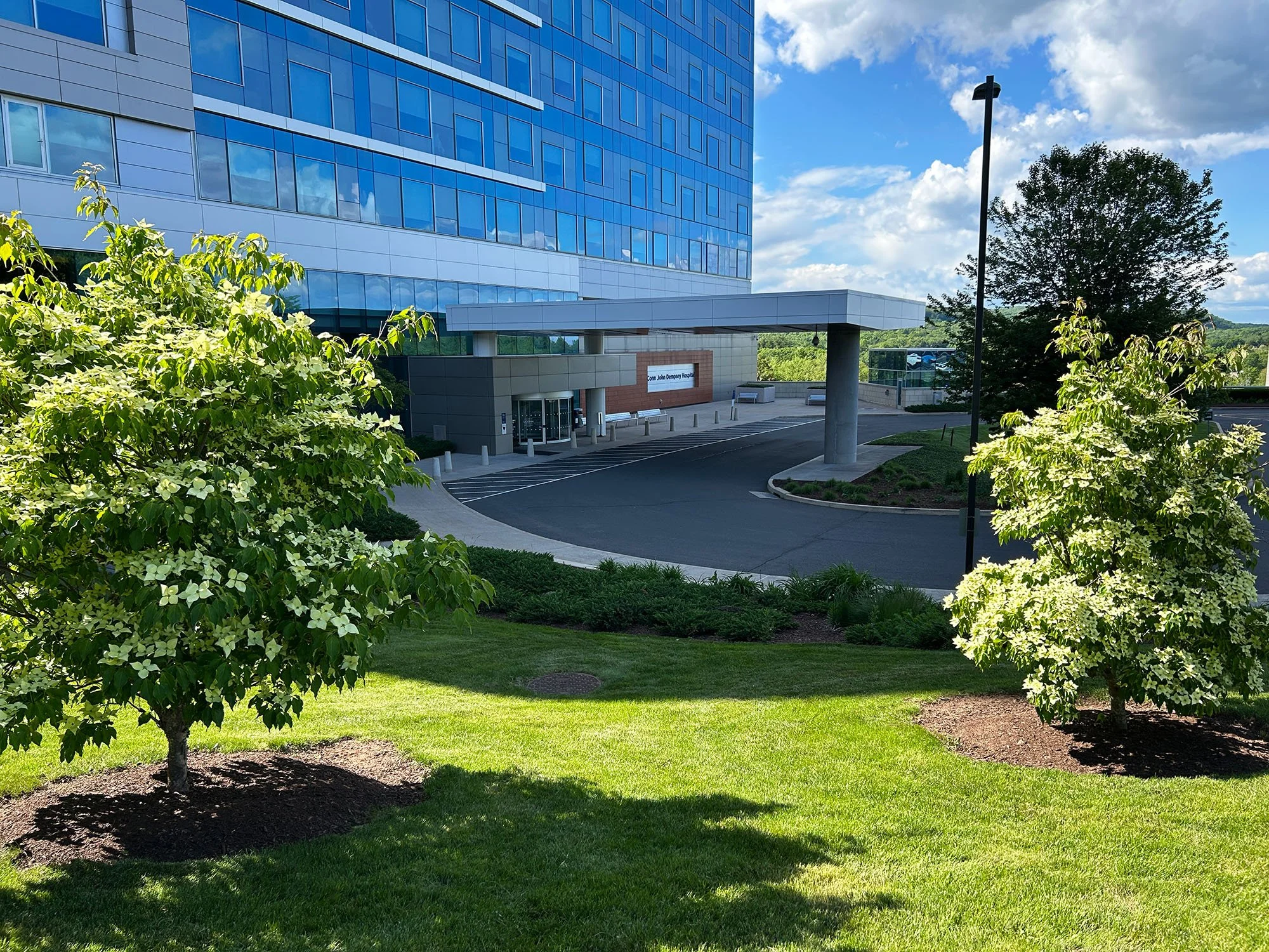 UCHC New Patient Tower 1_Richter Cegan.jpg