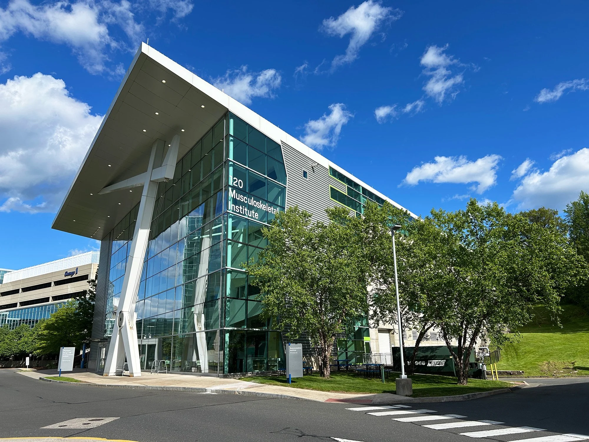 UCHC Medical Arts and Research 1_Richter Cegan.jpg