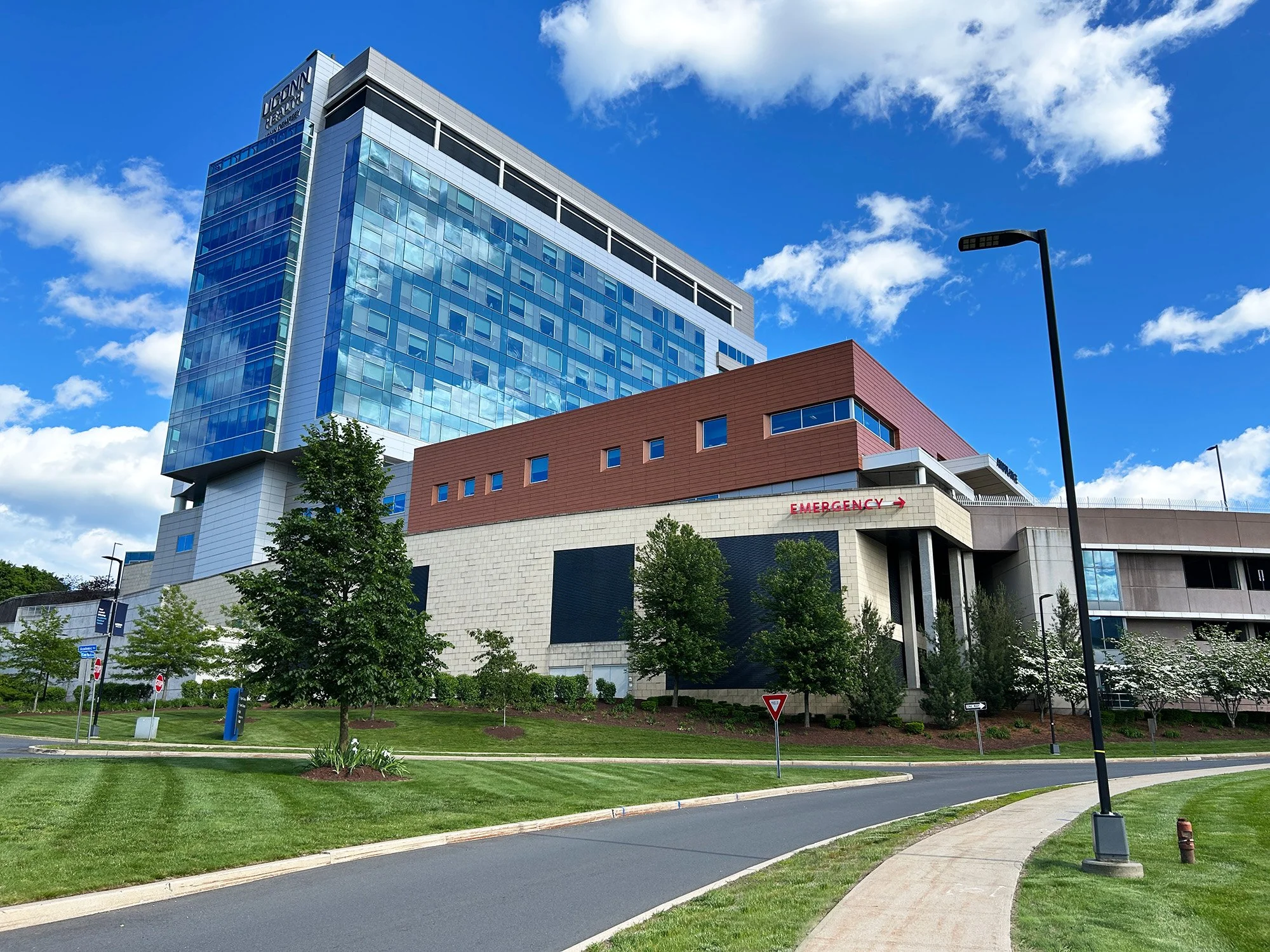UCHC New Patient Tower 10_Richter Cegan.jpg