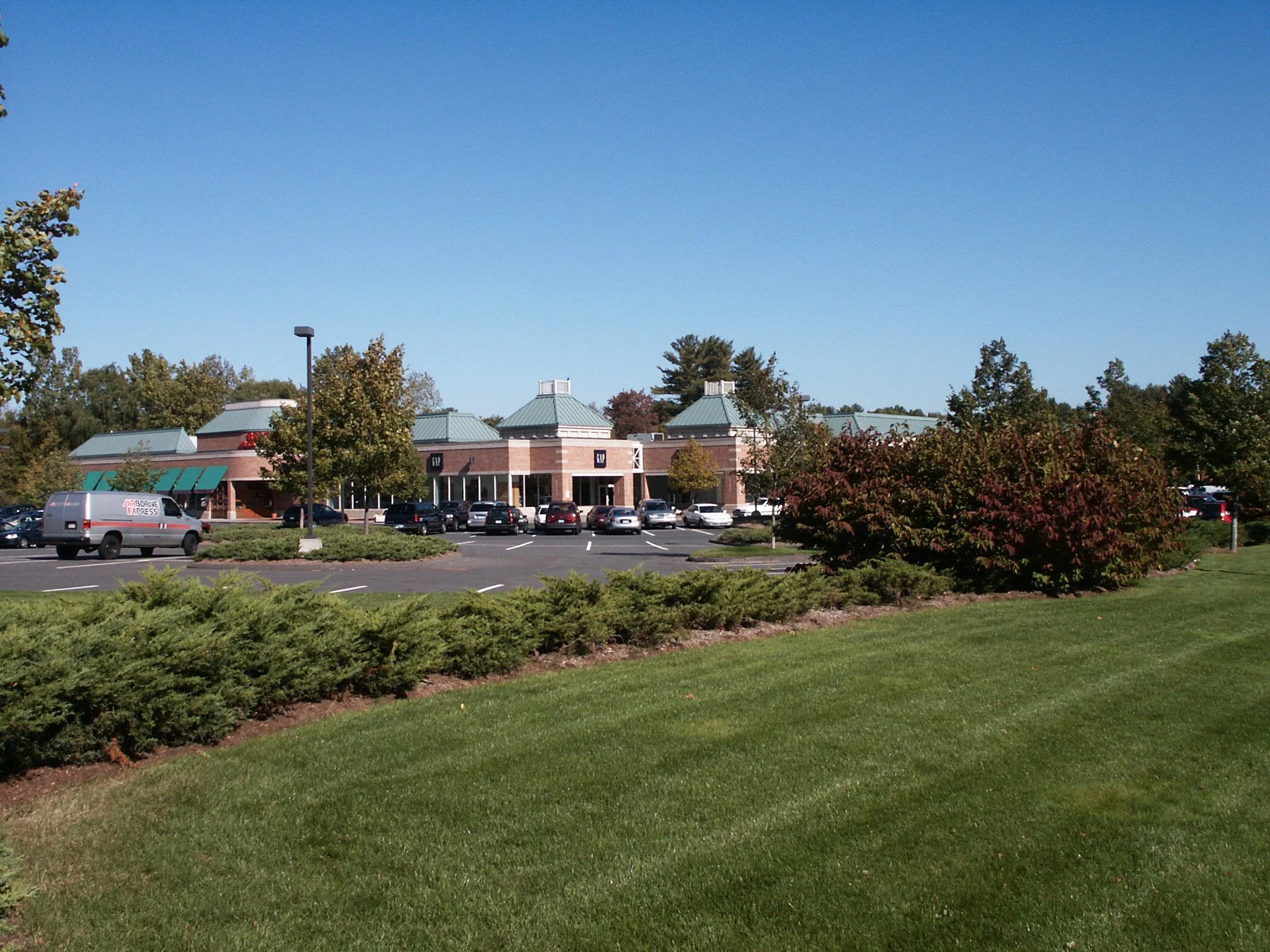 Avon Marketplace 7_Richter Cegan.jpg