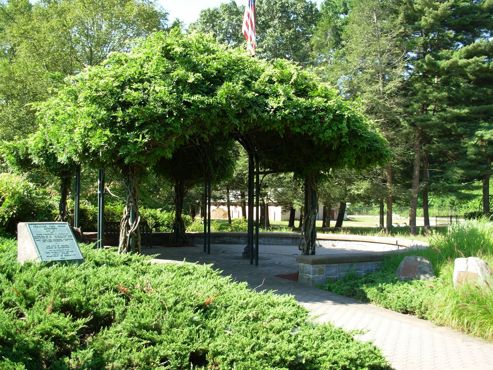 Mohegan Park 4_Richter Cegan.jpg