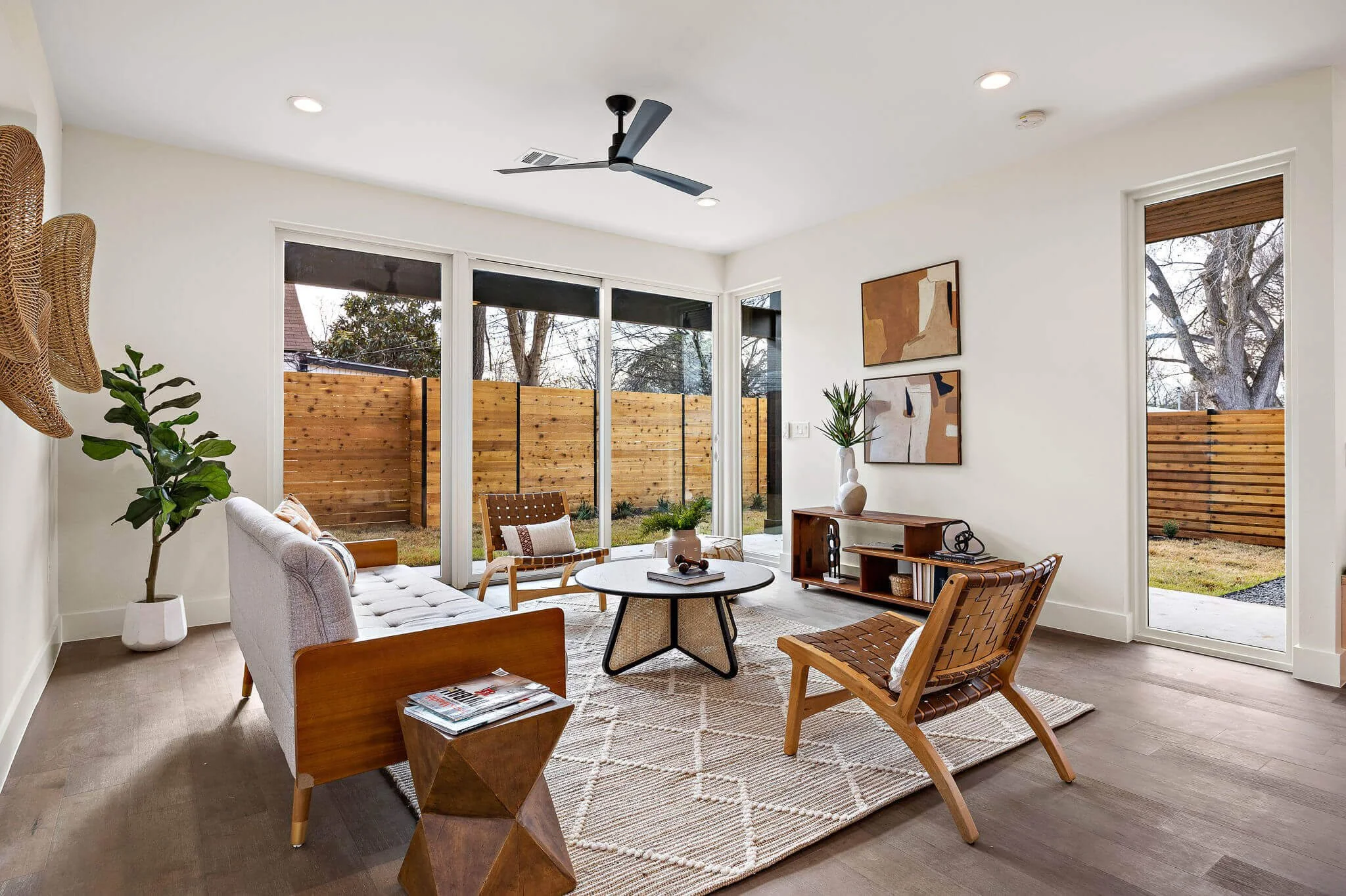 19-3604-thompson-st-ckn-captial-group-austin-home-builder-011123-32.jpg