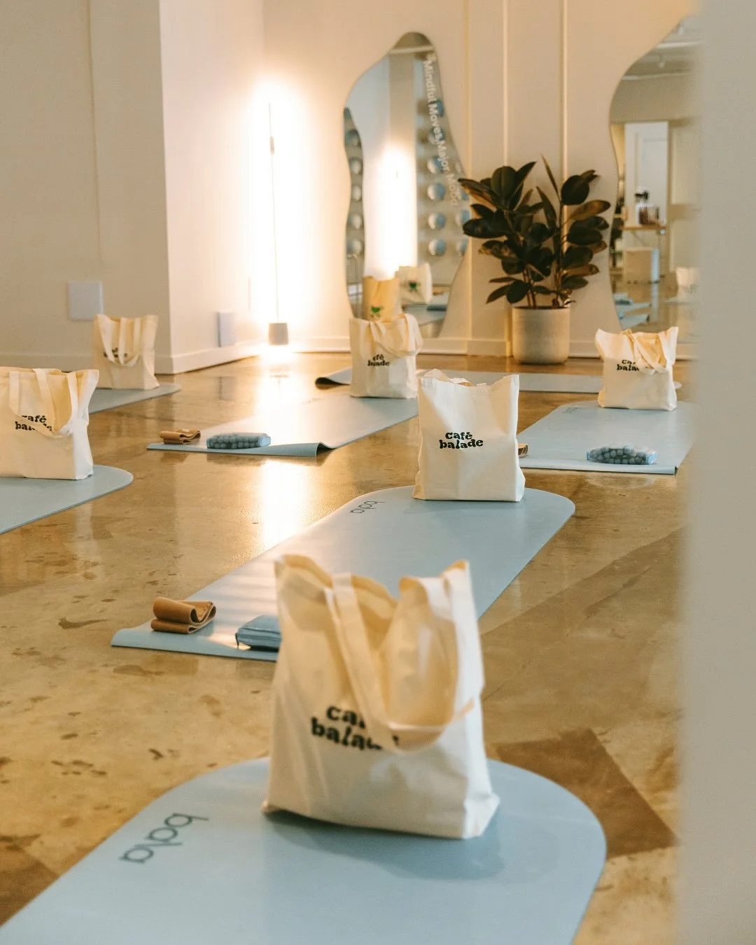 Tu recherches l’endroit idéal pour host ton prochain événement? 🌿
Un lieu lumineux, inspirant et accueillant, où on se sent bien dès qu’on franchit la porte?
Le Pilates Club est disponible en location