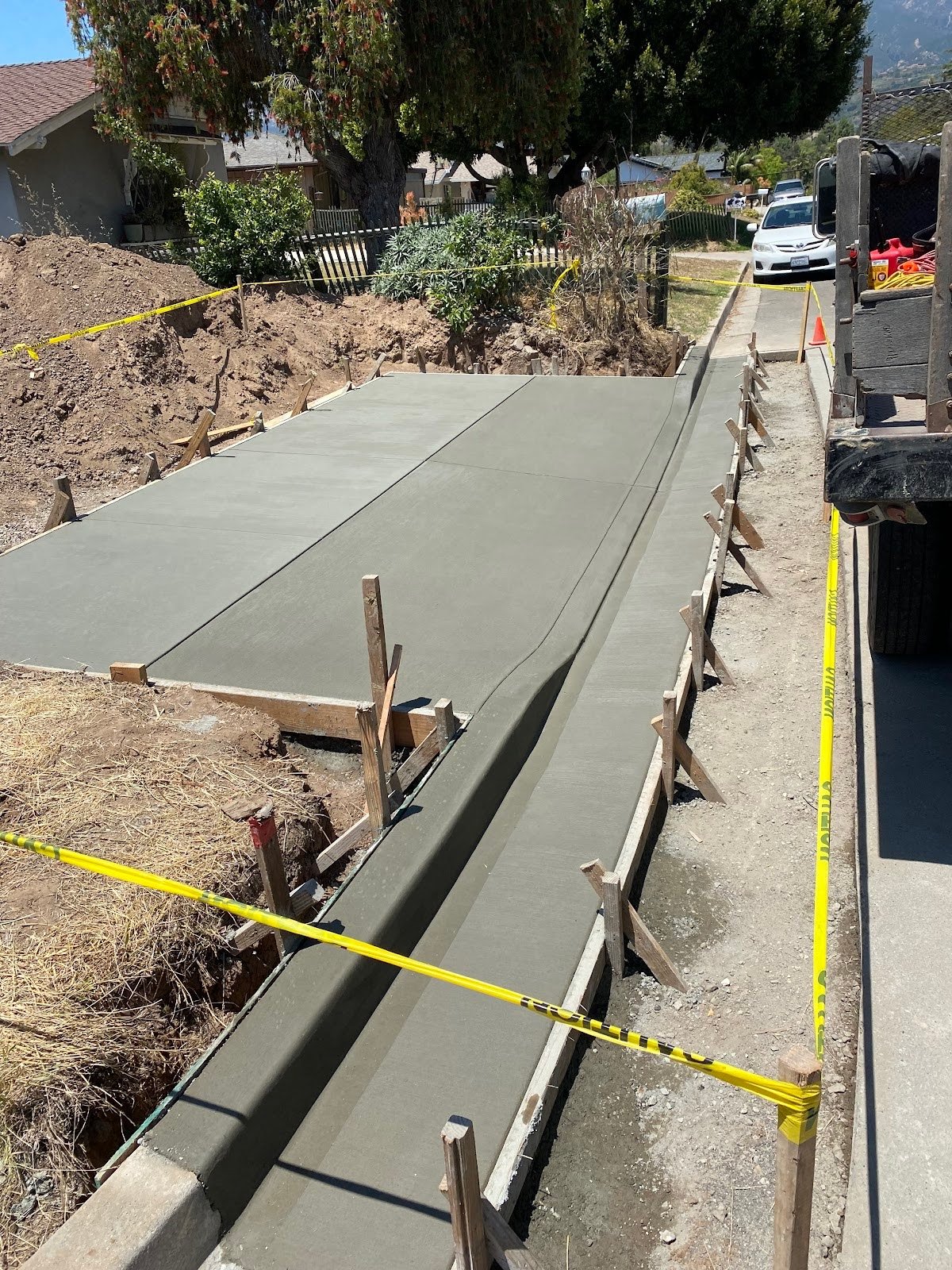 Little driveway entrance... Done right.