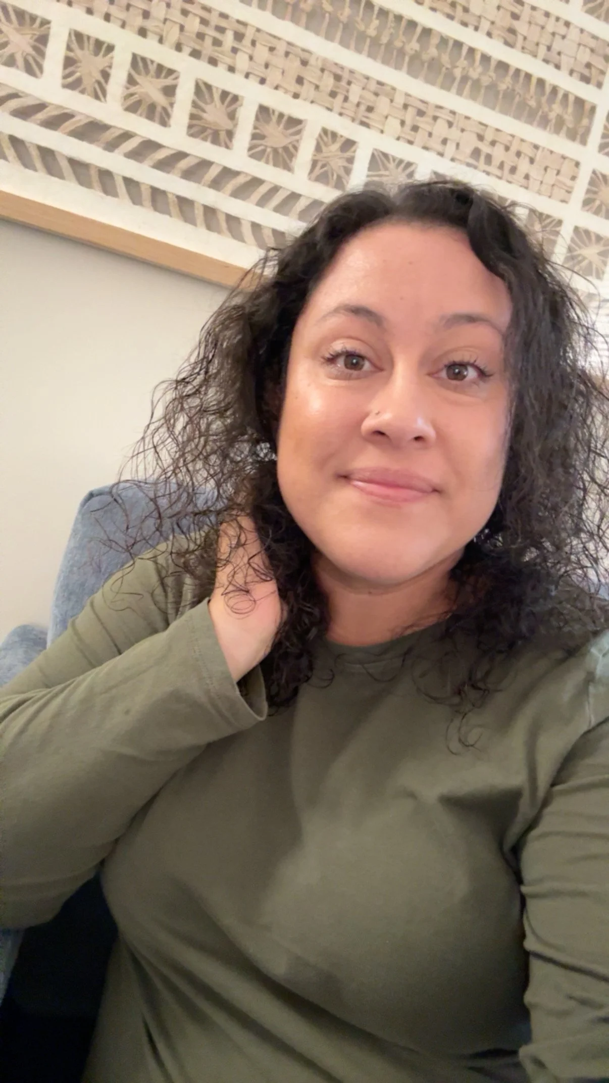 jasmine perez therapist in San Diego smiling