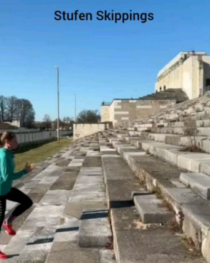 🏃&zwj;♂️ Treppenl&auml;ufe f&uuml;r mehr Power! 🏃&zwj;♀️

Treppenl&auml;ufe sind ein super effektives Training, um 
lauf-spezifische Kraft&nbsp;💪,&nbsp;Koordination&nbsp;🤹 &amp;&nbsp;Konzentration&nbsp;🎯 
zu verbessern!

Egal ob f&uuml;r mehr Ex