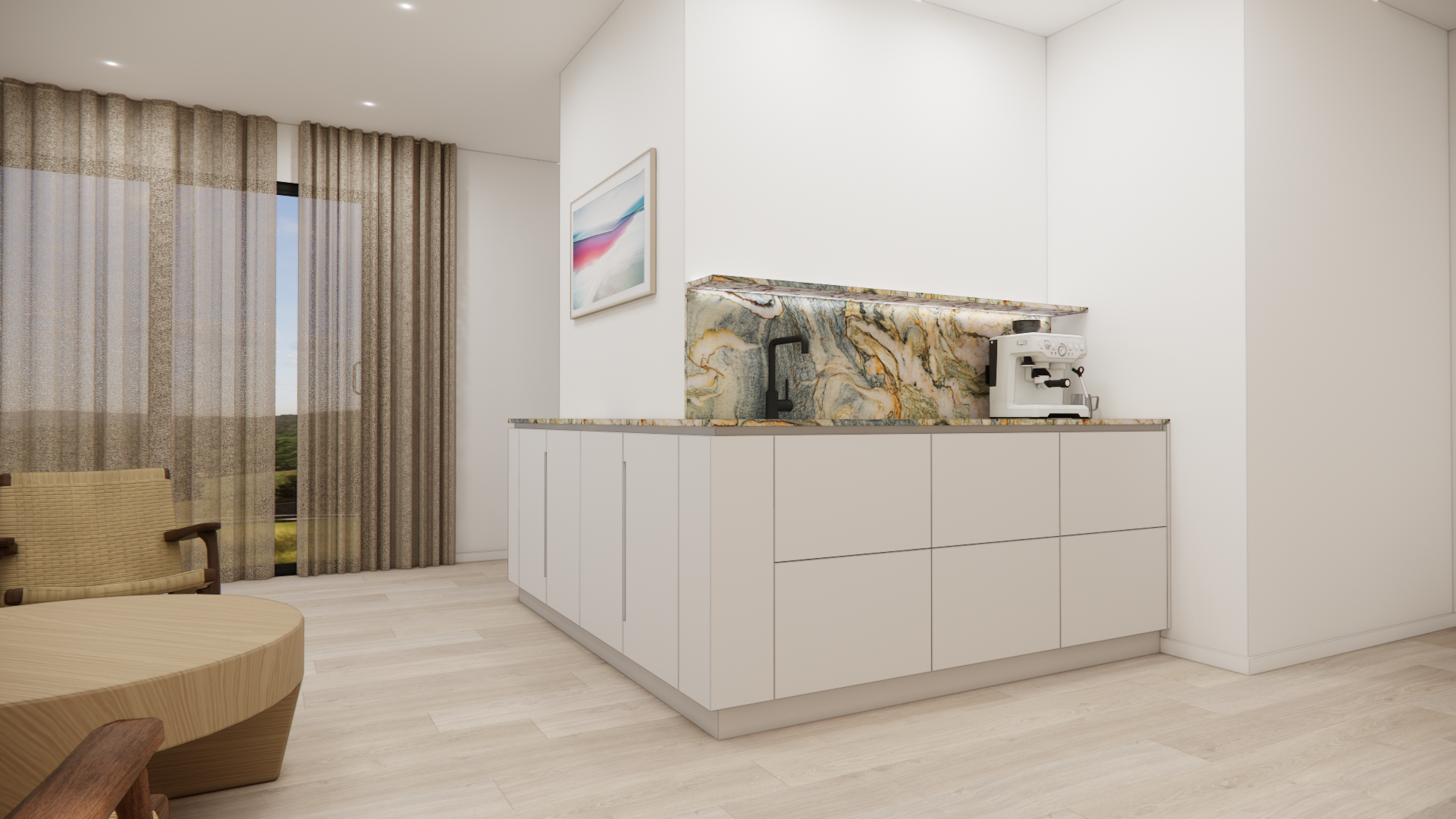 Moderner Küchenbereich mit weißer Küchenschrankfront, Marmor-Arbeitsfläche und Küchenutensilien, Blick auf einen Raum mit großen Fenstern und bemerkenswerten Vorhängen.