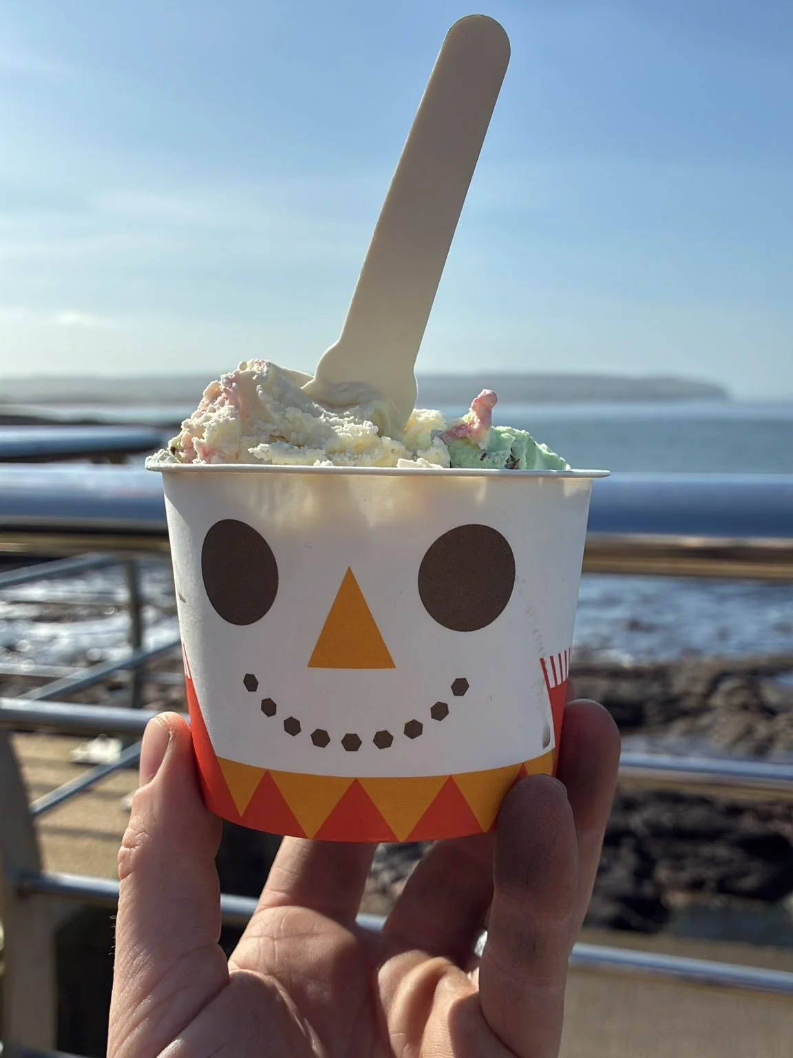 Working hard or hardly working? 🍦😂
Out and about delivering in Portstewart today.