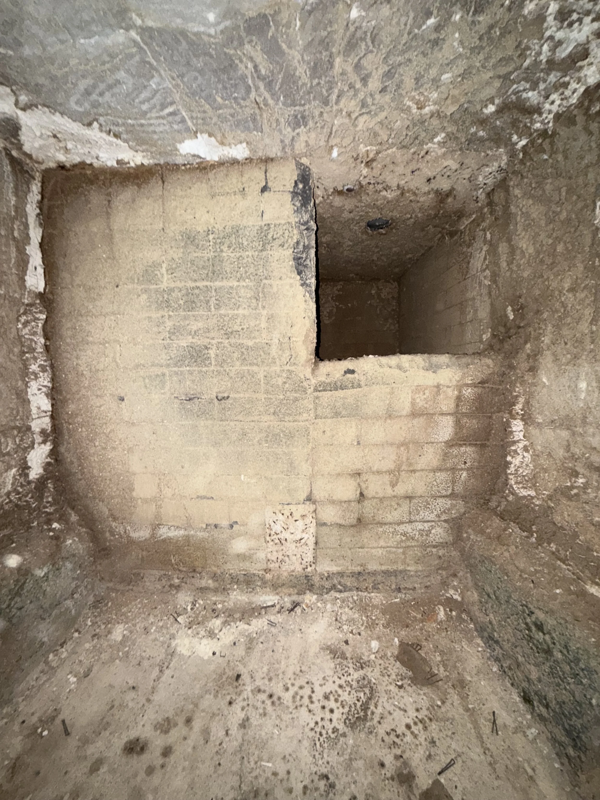Secondary curtain wall and lintel build (before) -Millennium III-
