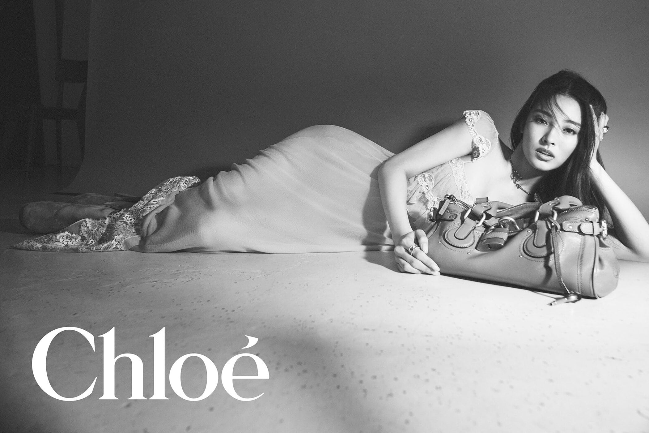 Chloé: 'PADDINGTON BAG' 2025 AD CAMPAIGN