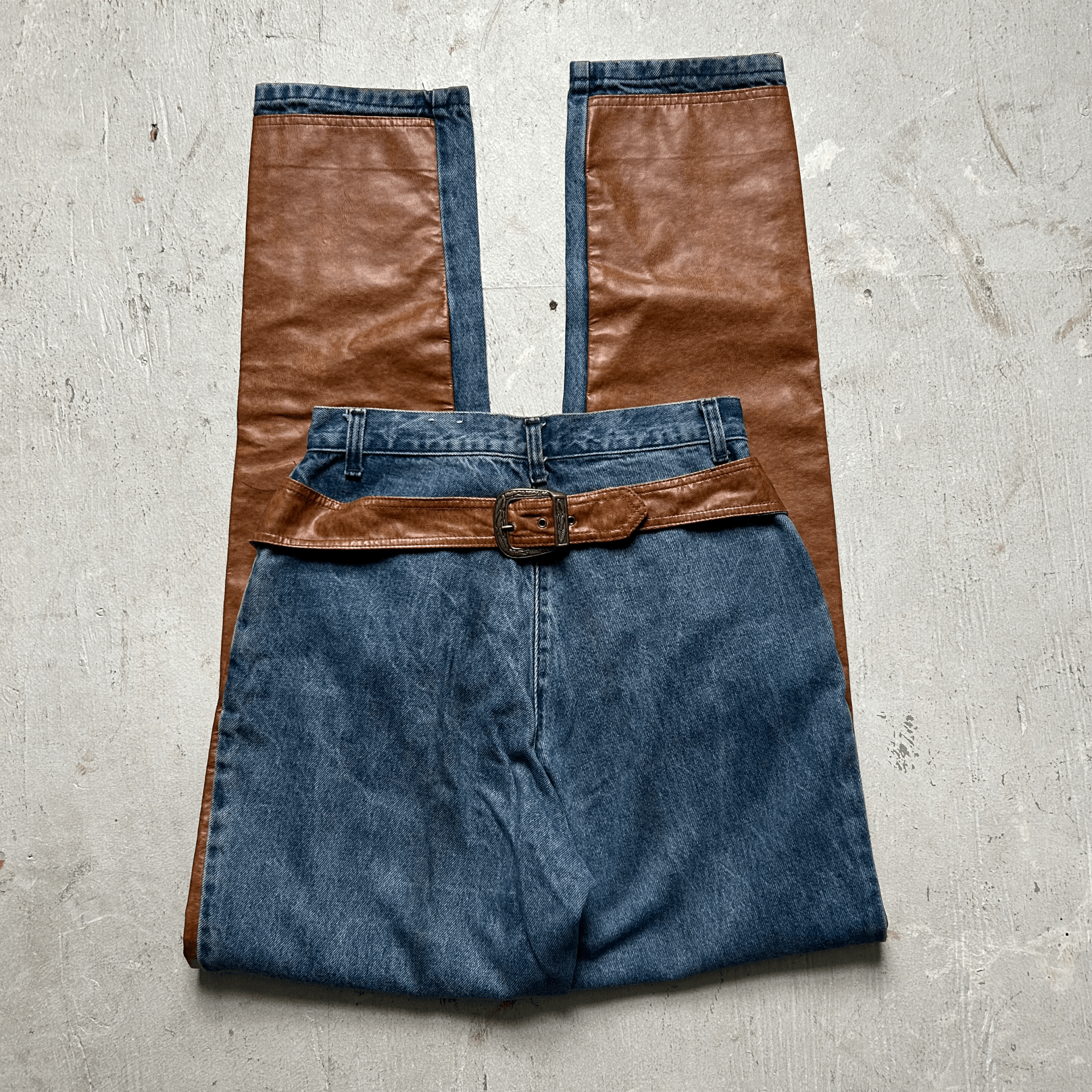 Rare Pleather Ropers 28"