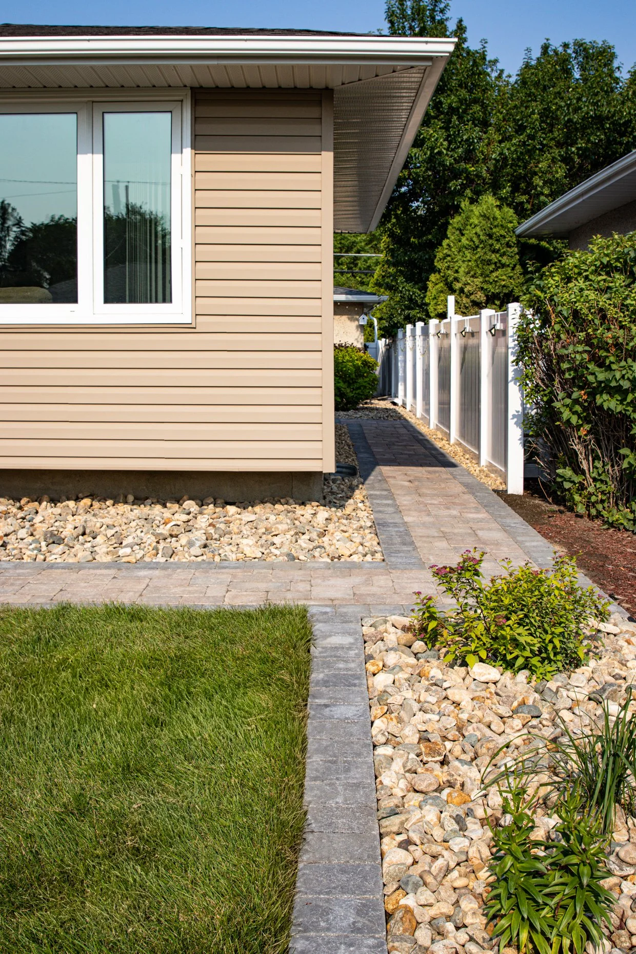 CORNWALL FRONTYARD_WEB-10.jpg