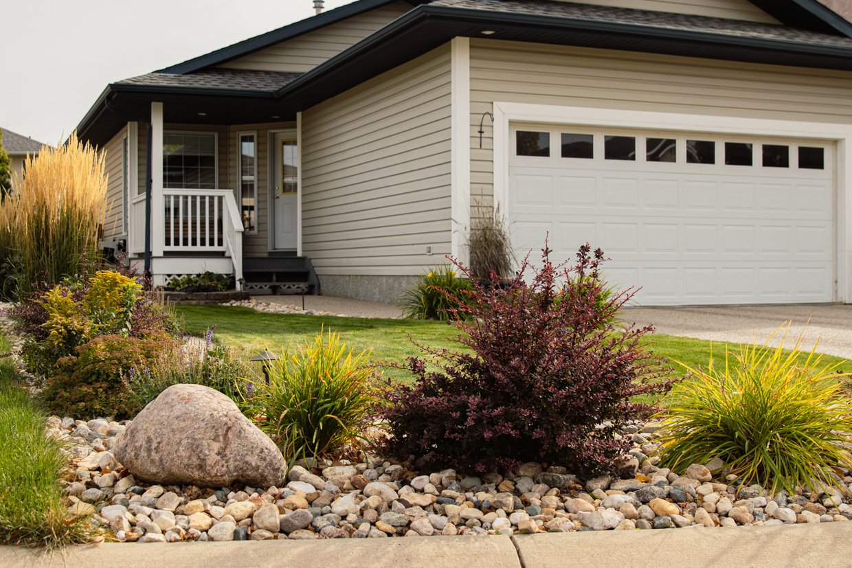 3539 E Waddell Cres_WEB-09.jpg