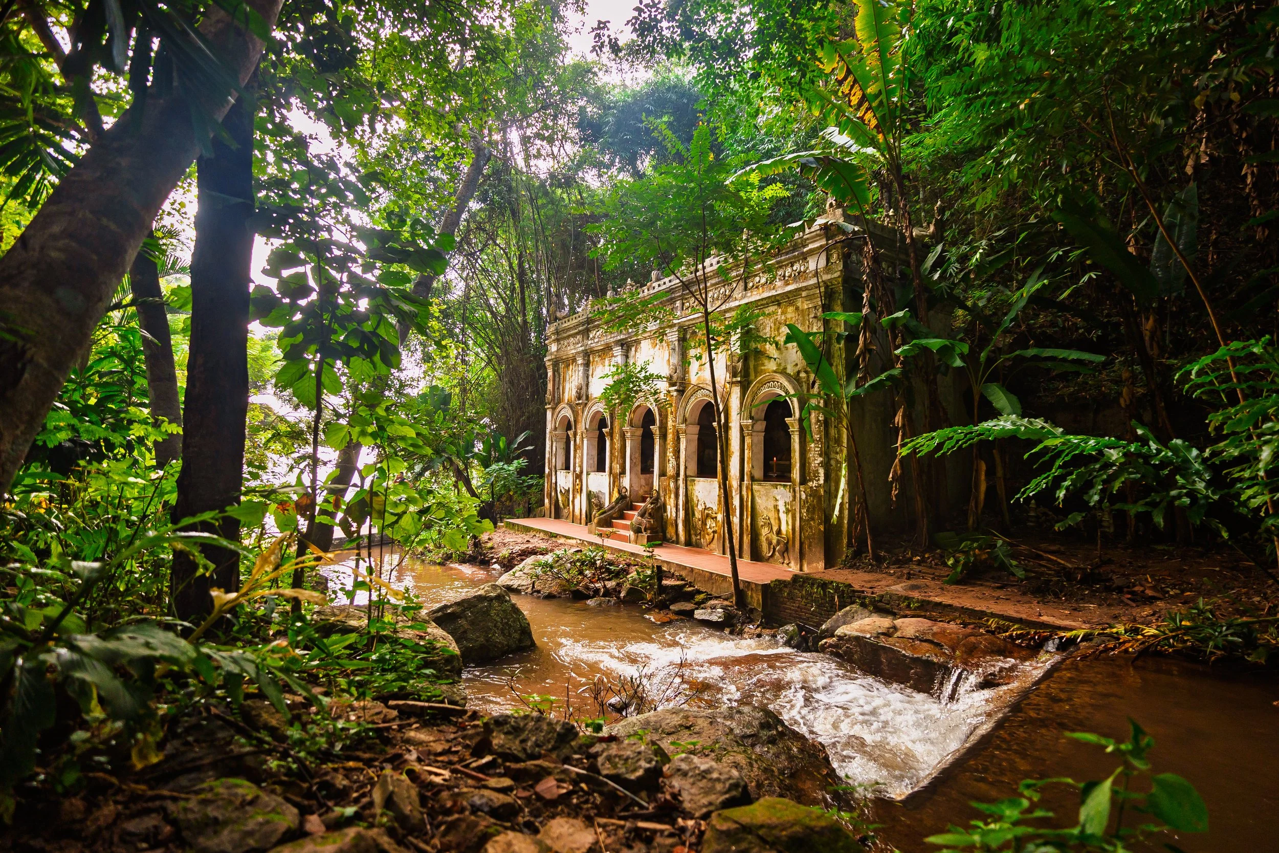 © Easia Travel