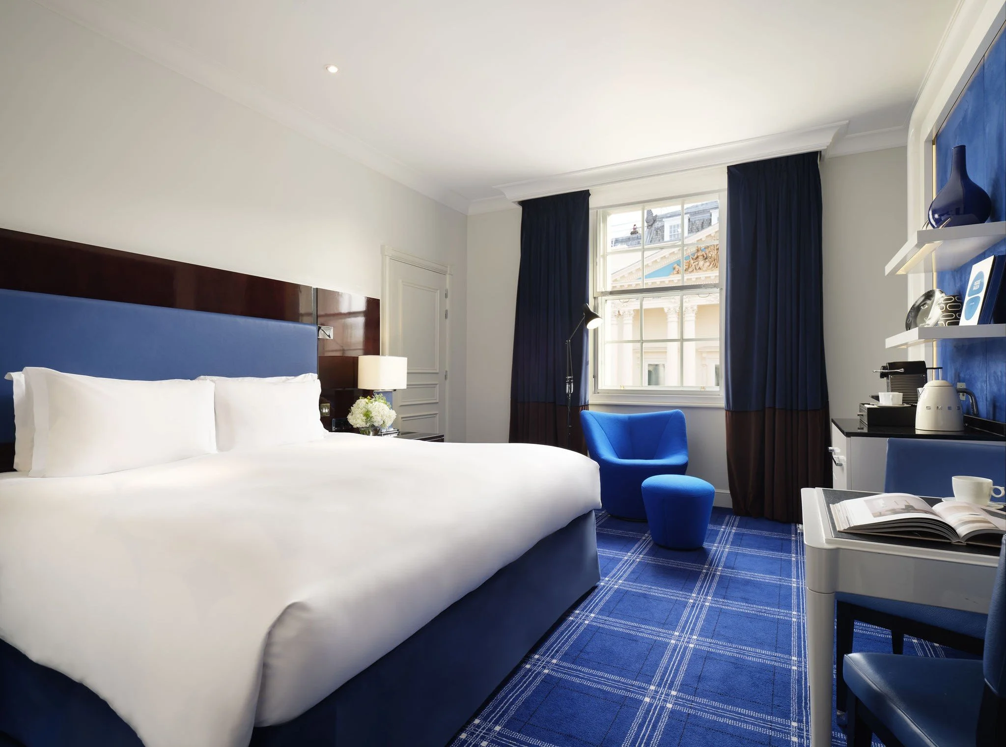 Sofitel_Luxury_Premium_Bedroom_1_Jack_Hardy_2022.jpg