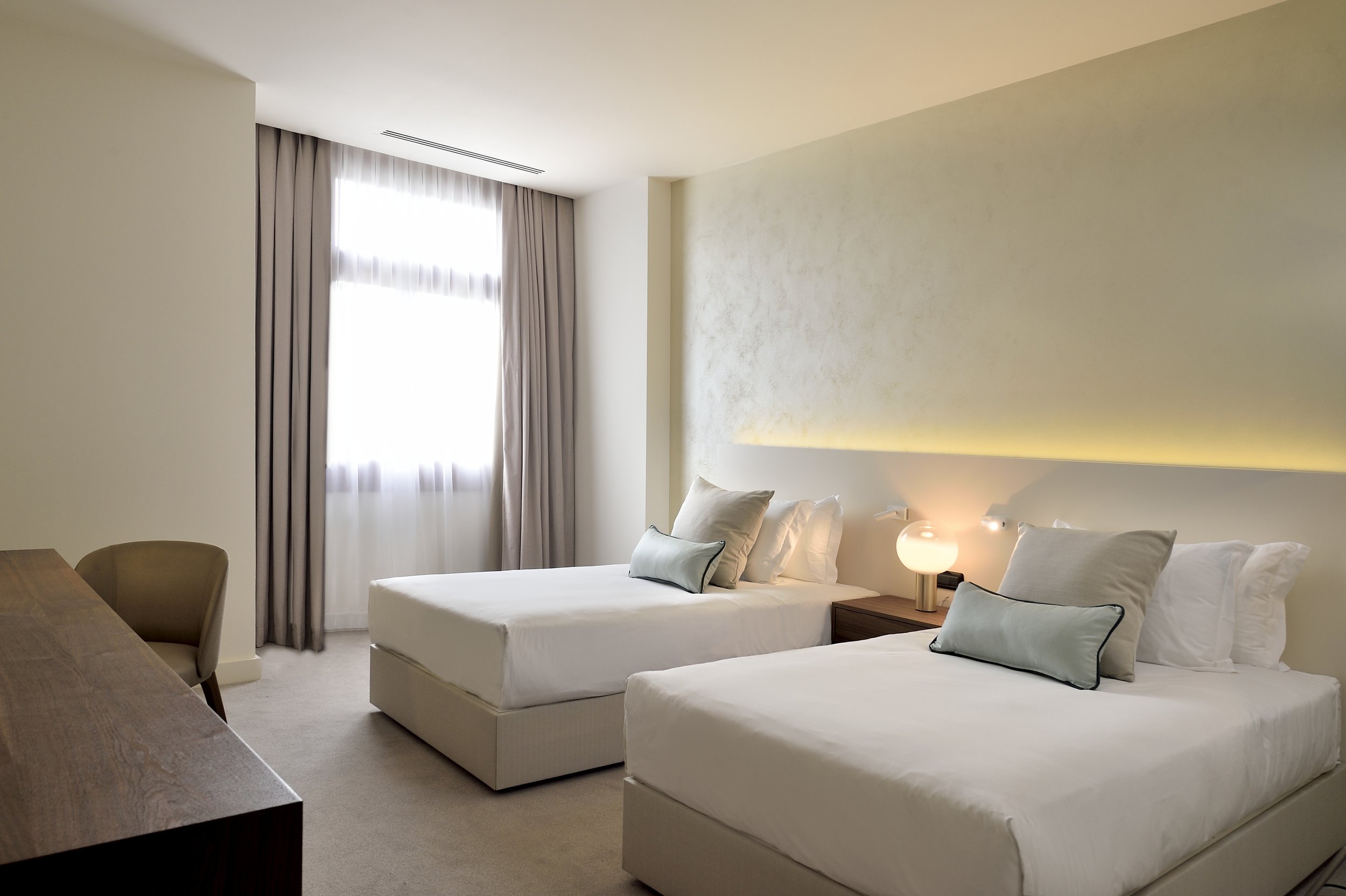 DELUXE TWIN (4)(1).jpg