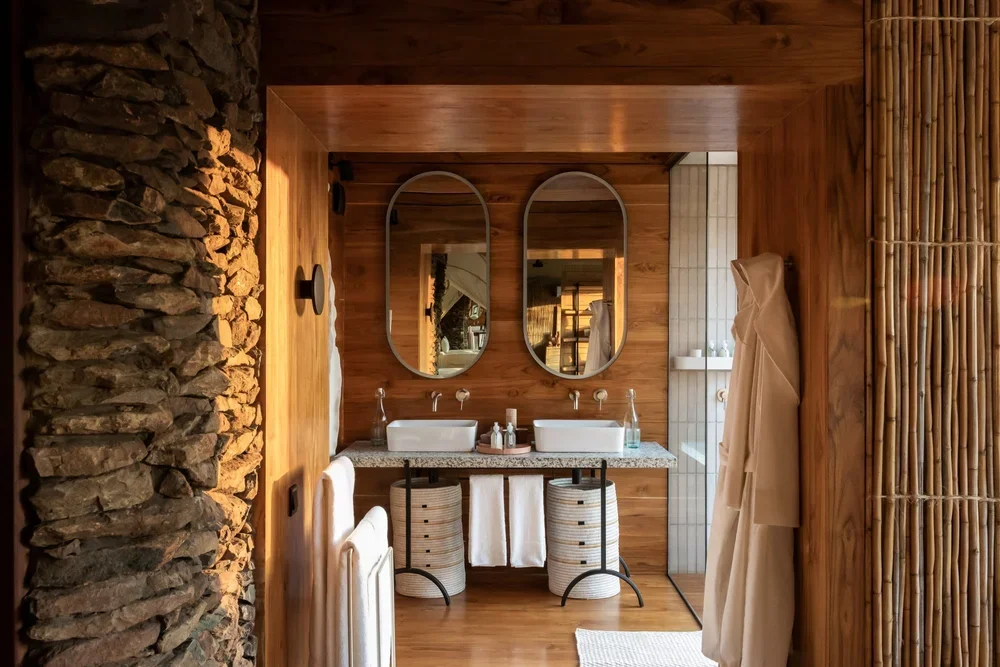 Singita+Faru+Faru+Lodge_Suite++Bathroom+2.webp