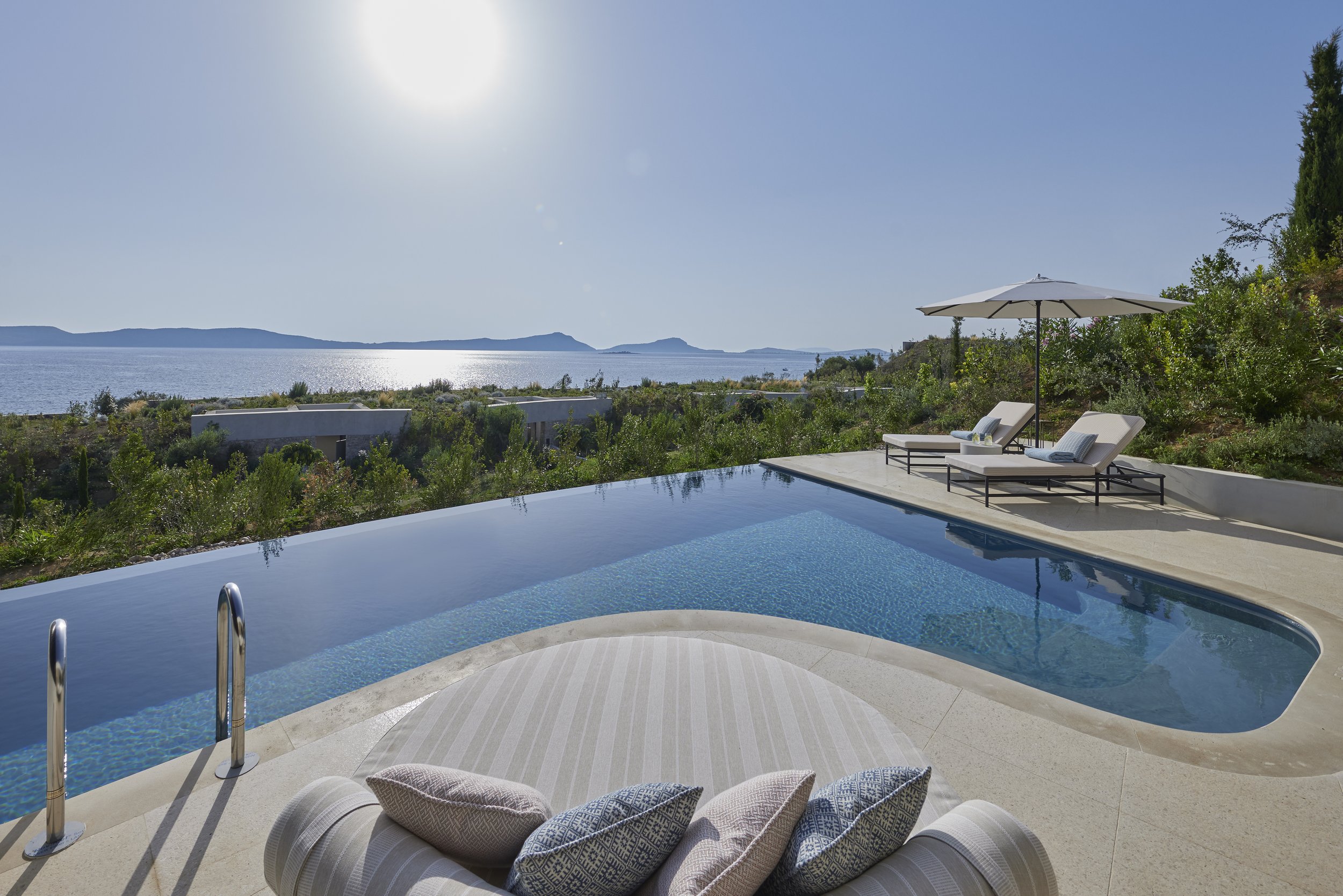 Creme Mandarin_Oriental_Costa_Navarino_-_Bay_View_Pool_Villa.jpg