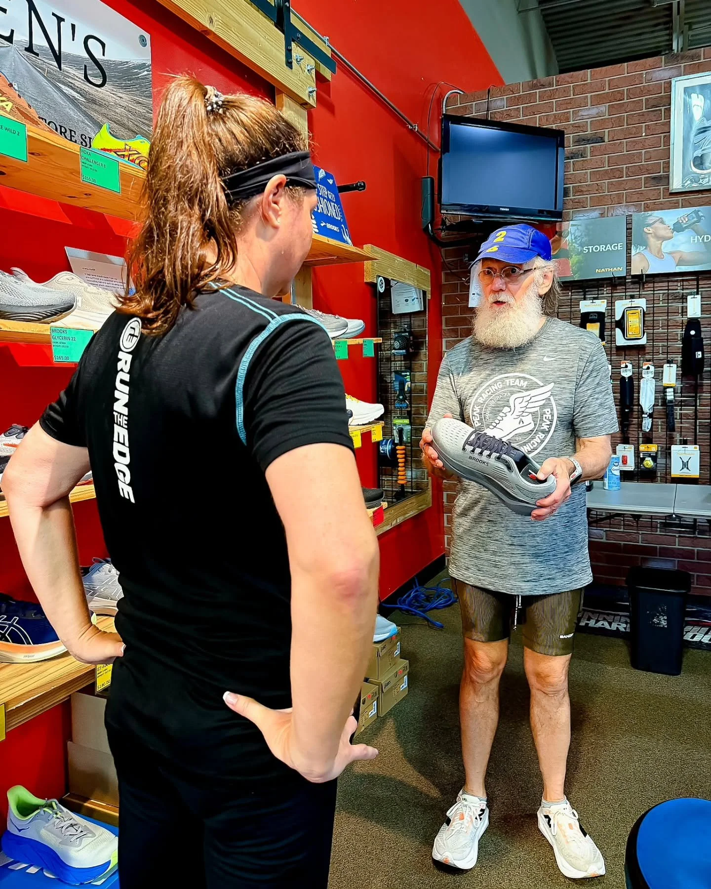 ✨ Team Spotlight: Carl at Peak Performance &ndash; West ✨

If you&rsquo;ve joined us for a Saturday morning group run or trained with the Peak Distance Project, chances are you&rsquo;ve had the privilege of running alongside Carl. 🏃&zwj;♂️💨

Carl i