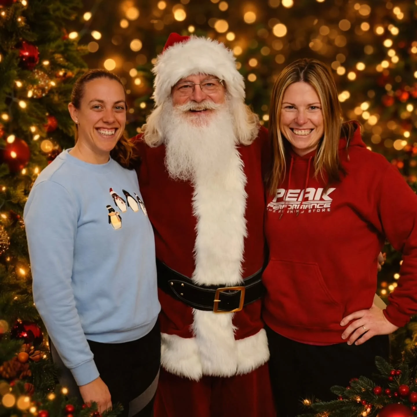 🎄 TOMORROW AT PEAK PERFORMANCE 🏃&zwj;♀️🎅
Your Saturday plans = officially covered.

Here&rsquo;s what&rsquo;s happening Saturday, December 20 across Peak Performance:

🏃 Saturday West Group Run
🕗 8:00 AM
📍 Peak West (156th &amp; Maple)
Easy mil