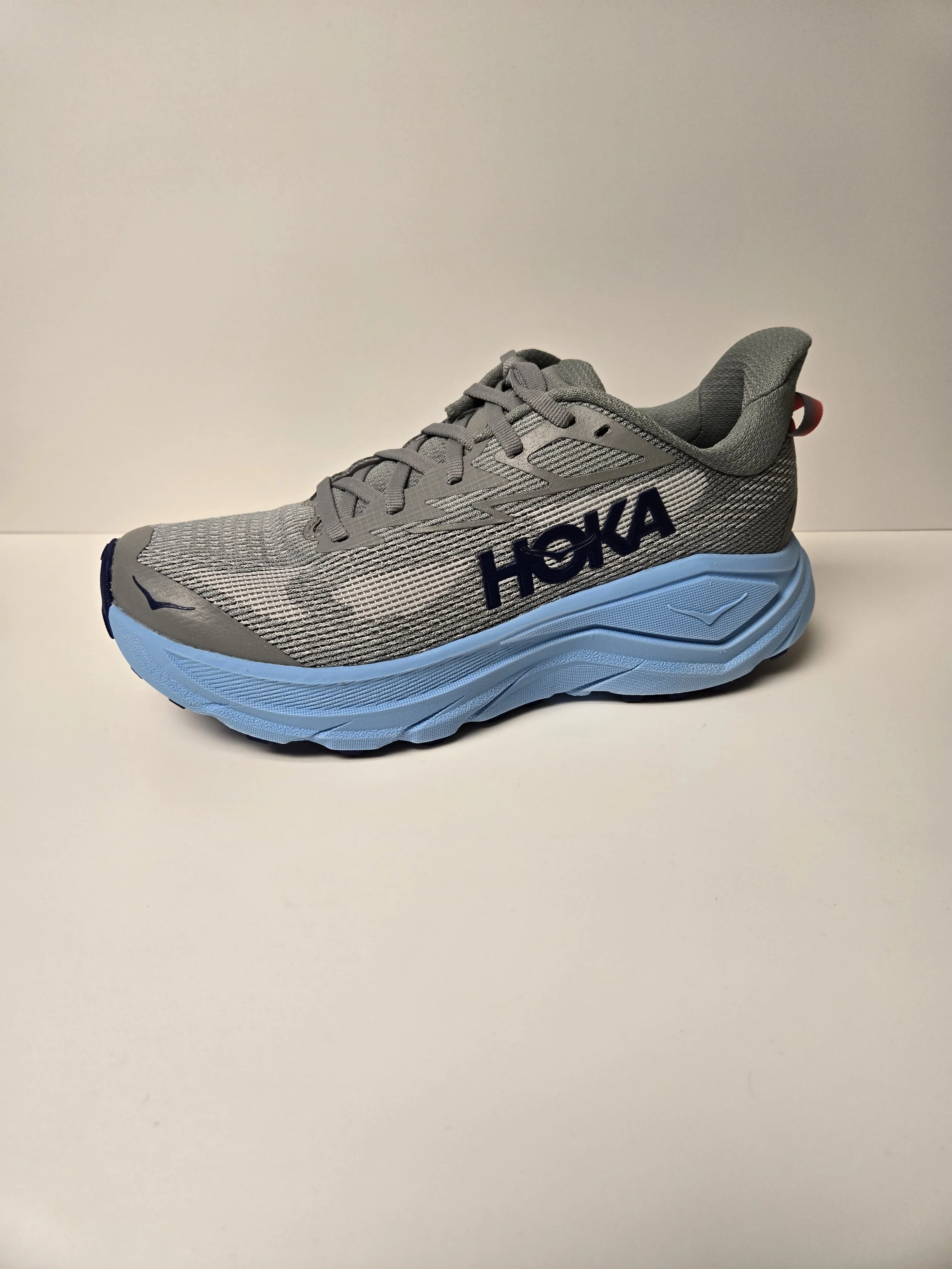 W. Hoka Challenger 8