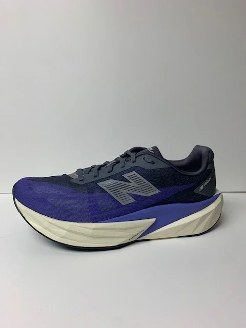M. New Balance Fuel Cell Rebel V5