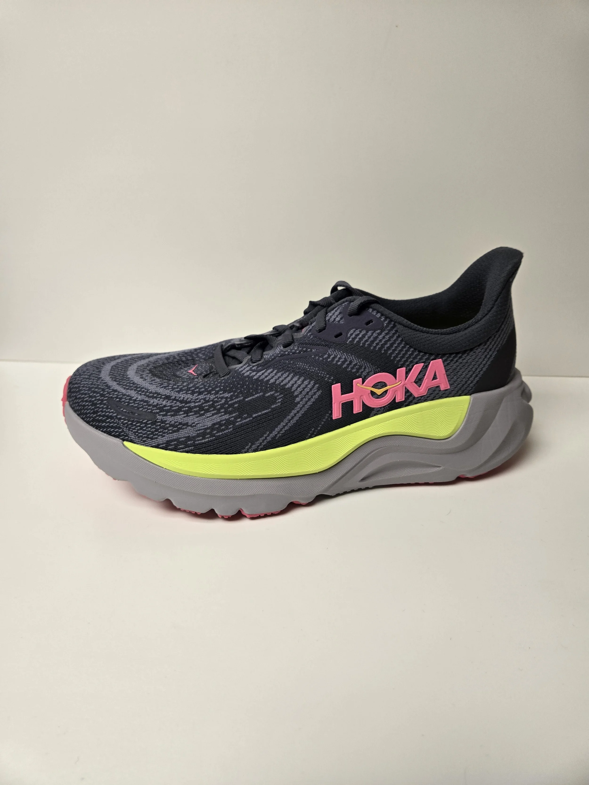W. Hoka Arahi 8