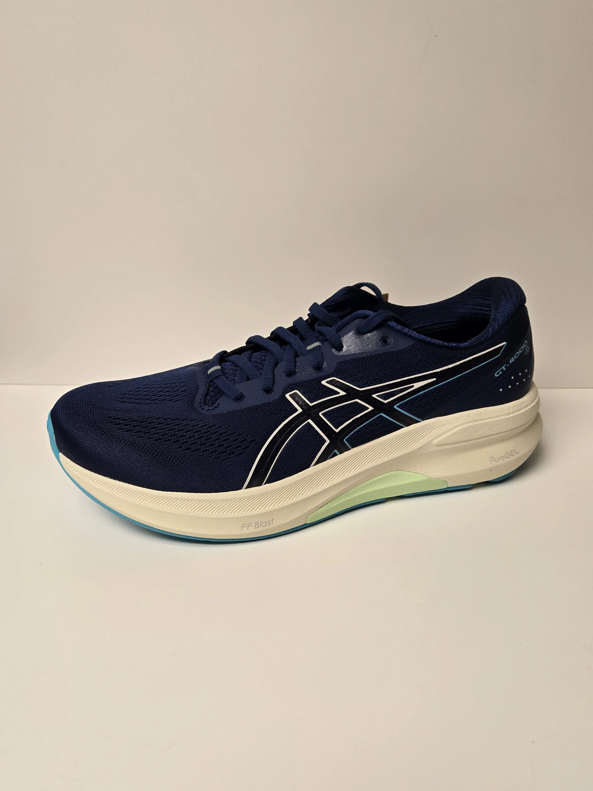 M. Asics 4000v4
