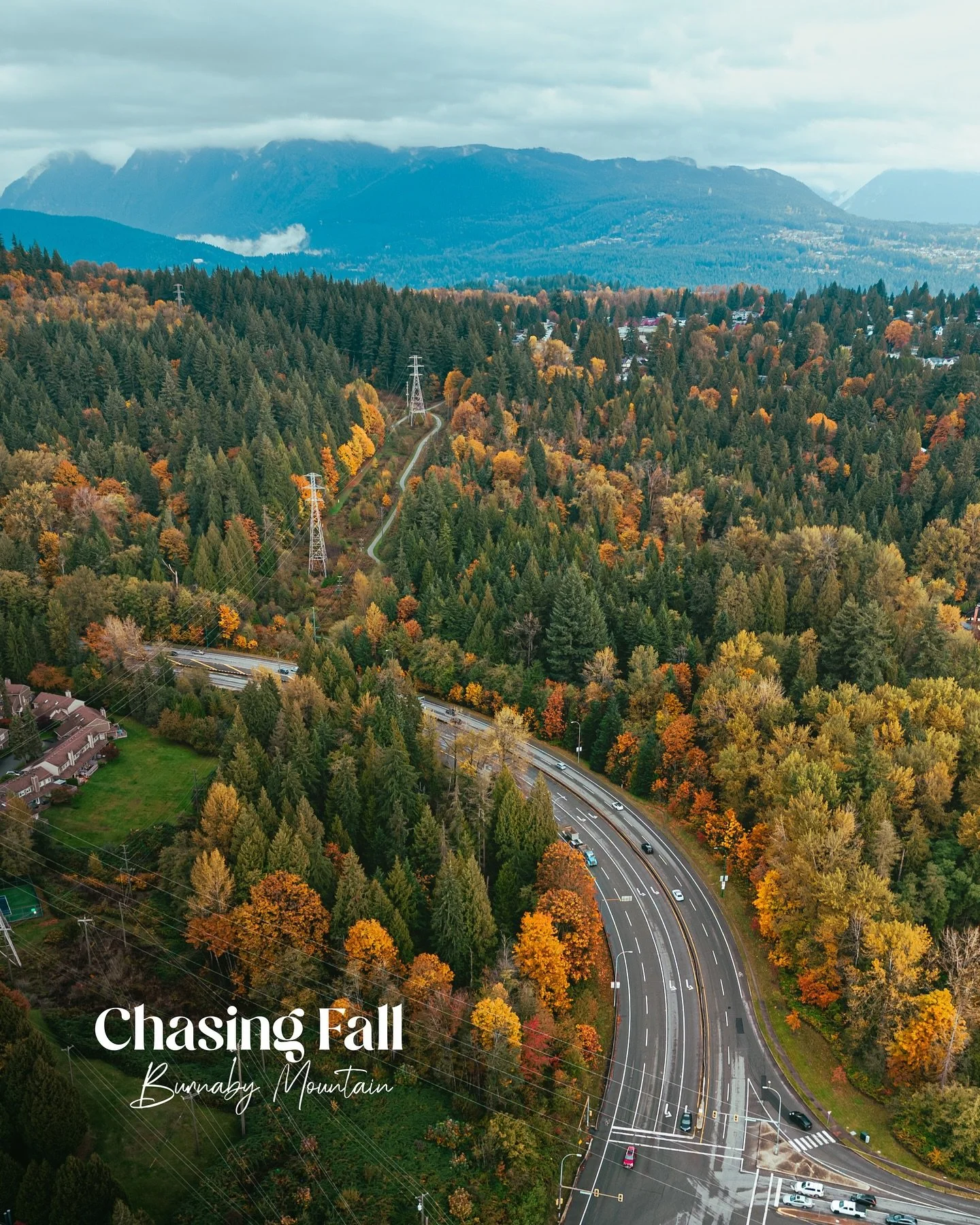 Chasing fall drives, the most majestic season. 
.
.
.
#fall #autumncolors🍁 #autumn_leaves #fallvibes #towhidb #dronephotooftheday #djicreator #djiphotography #djimini3 #vancity #destinationearth #global_shotz #awesome_earthpics #landscape_captures #