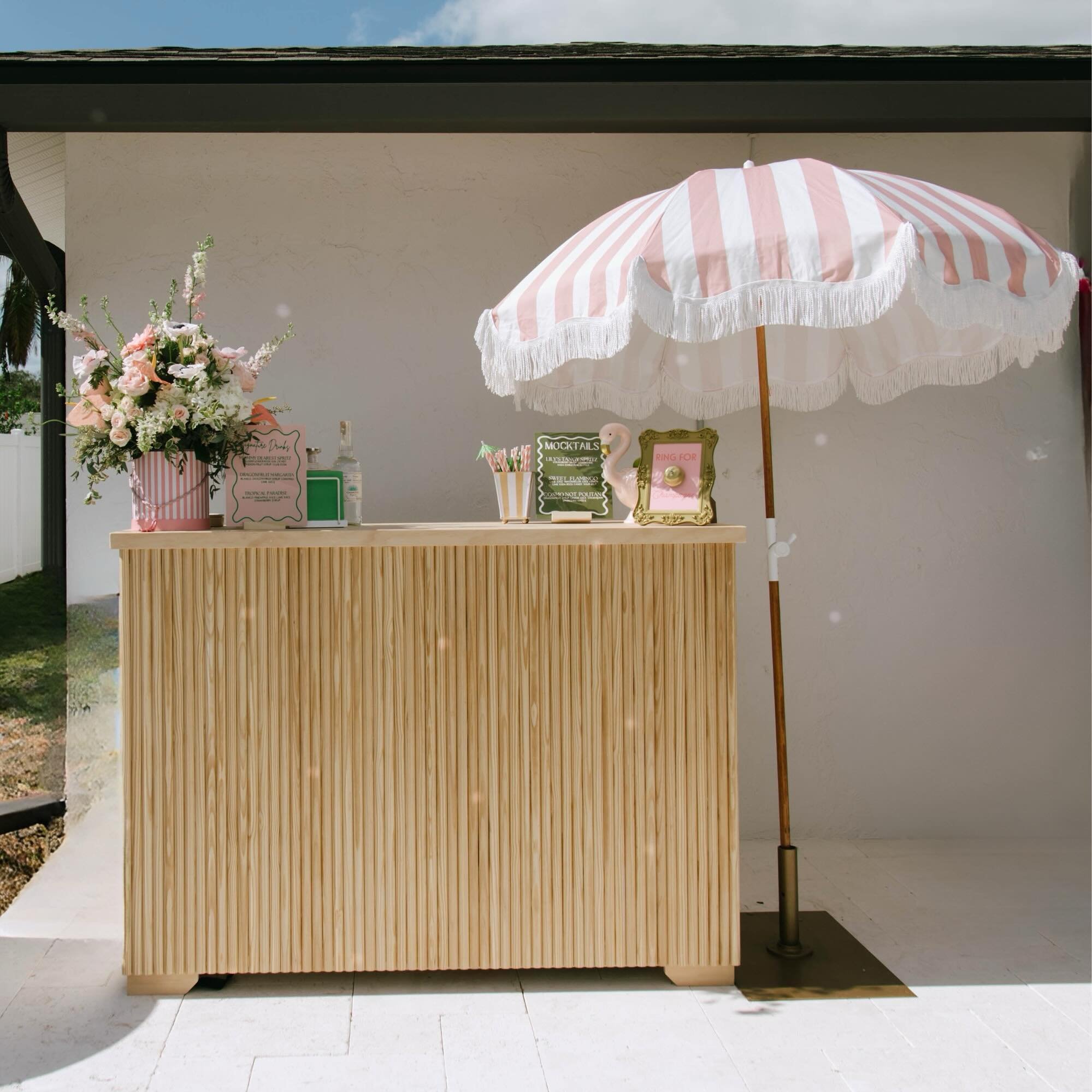 Introducing our latest Bar, &ldquo;Le Chic&rdquo;. She is a beauty and is ready to be styled to fit your upcoming event!! 
🌴
Submit your information link on bio.
.
Sarasota mobile bar, Sarasota private events, Sarasota bachelorette, Sarasota mobile 
