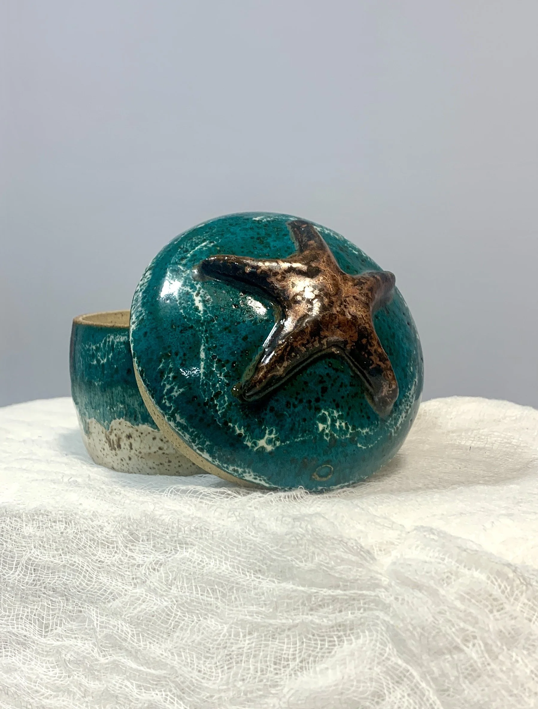 Shimmering Copper Glaze Starfish  Round Box