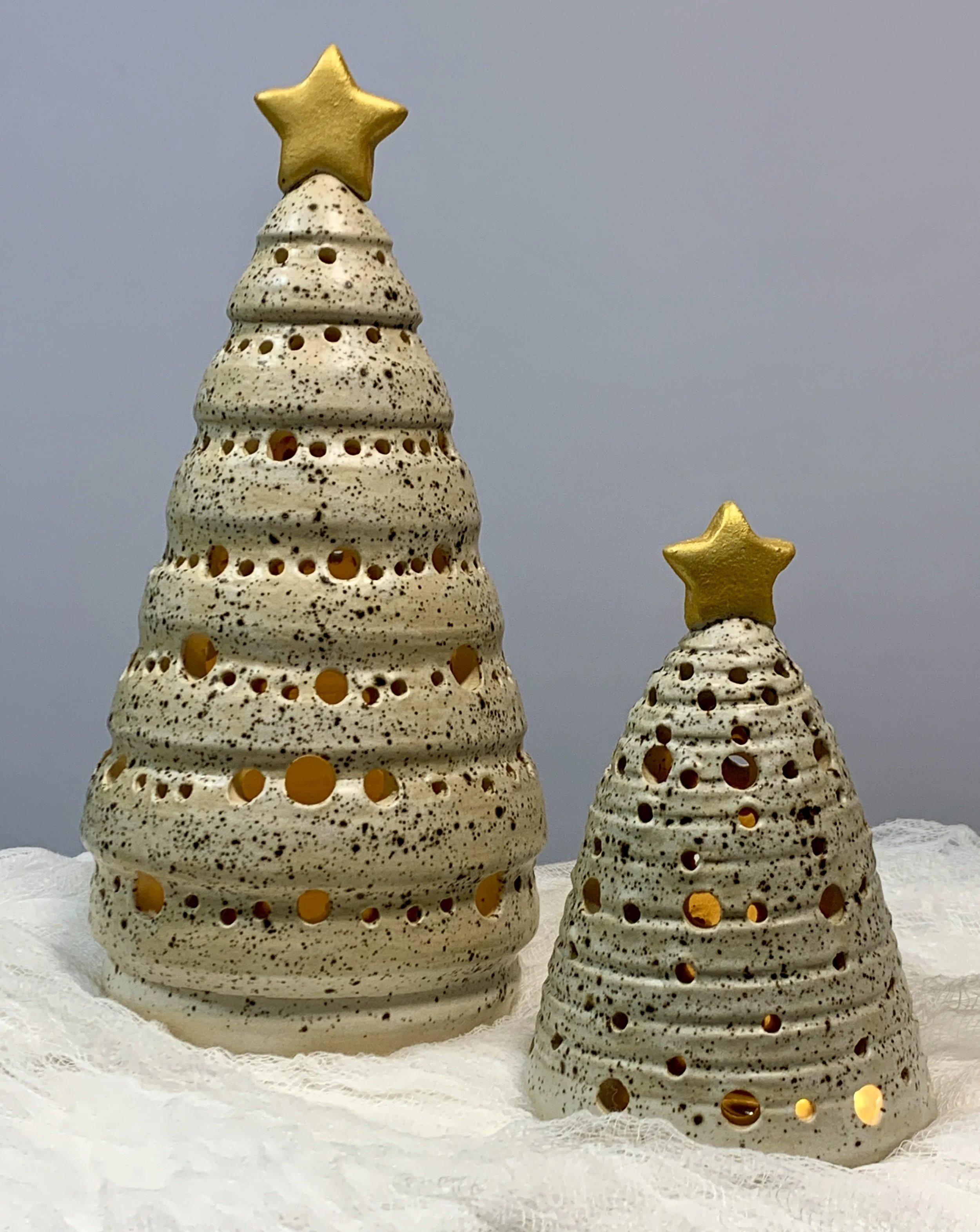 Ceramic flower in various colors for the garden.