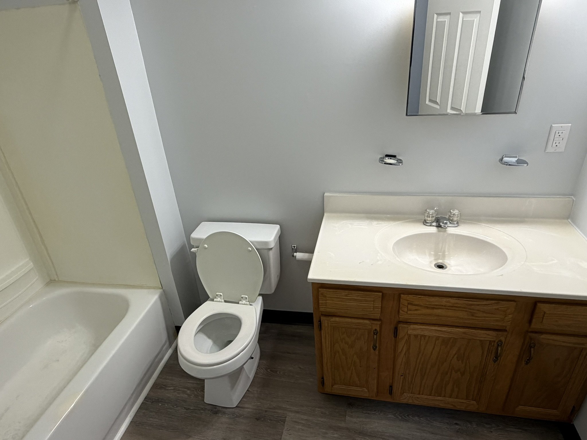 2026-02-09 Interior - 817 Kirkpatrick 1B (3).JPEG