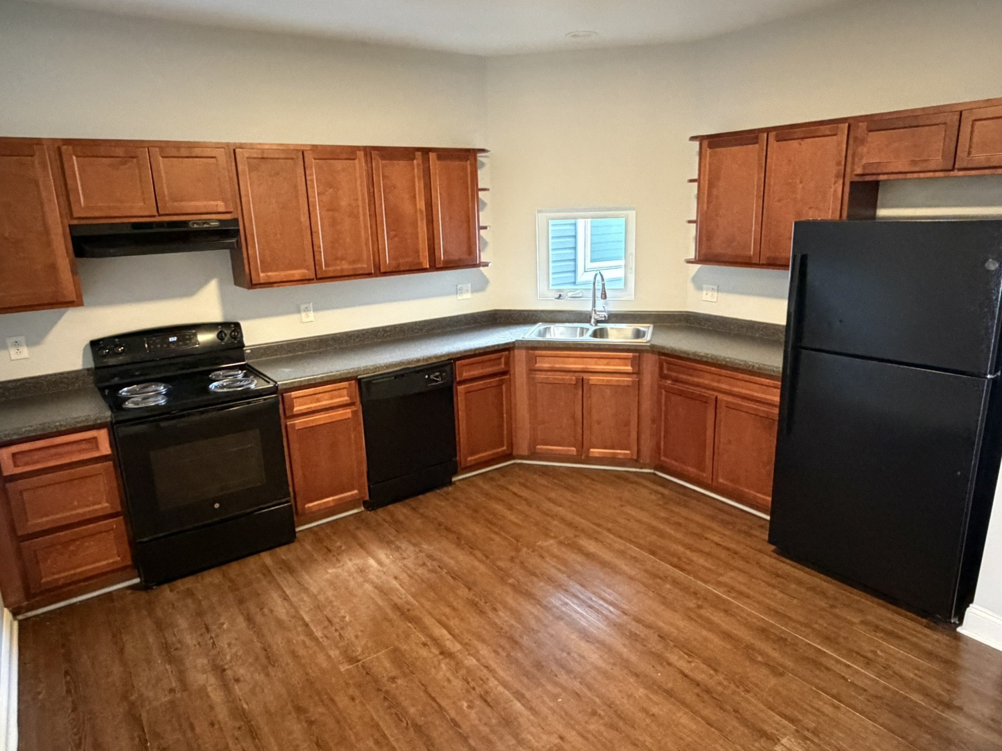 2026-02-09 Interior - Center St Townhomes  (2).JPEG