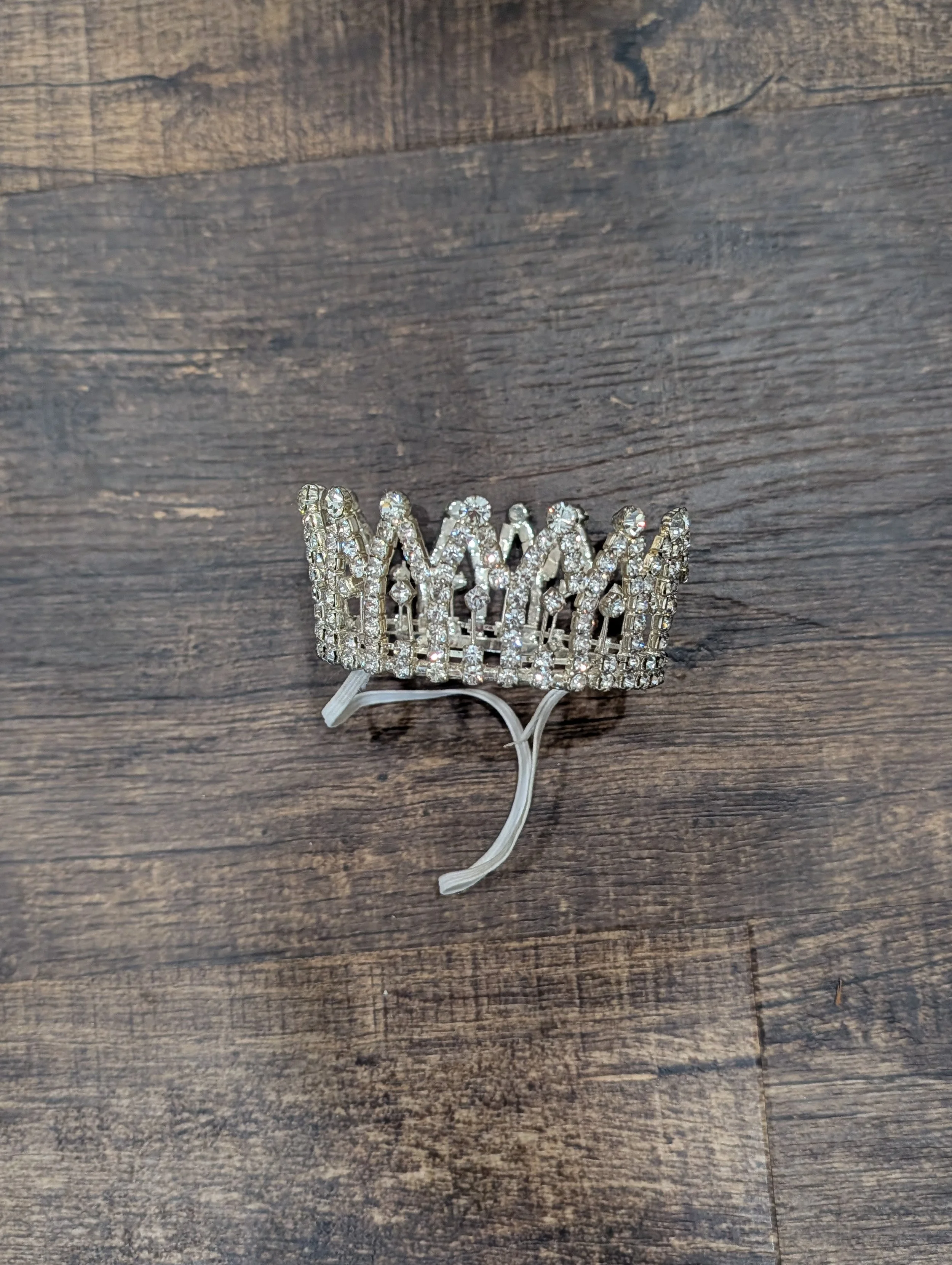 Newborn Tiara *$7*