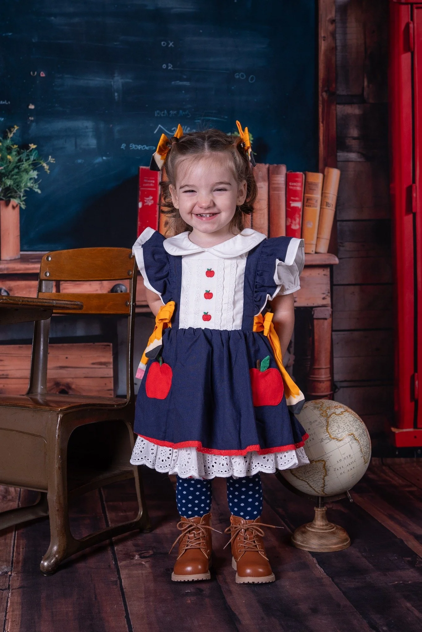 Back to School Dress w/matching hair clips - 3t
*$40*