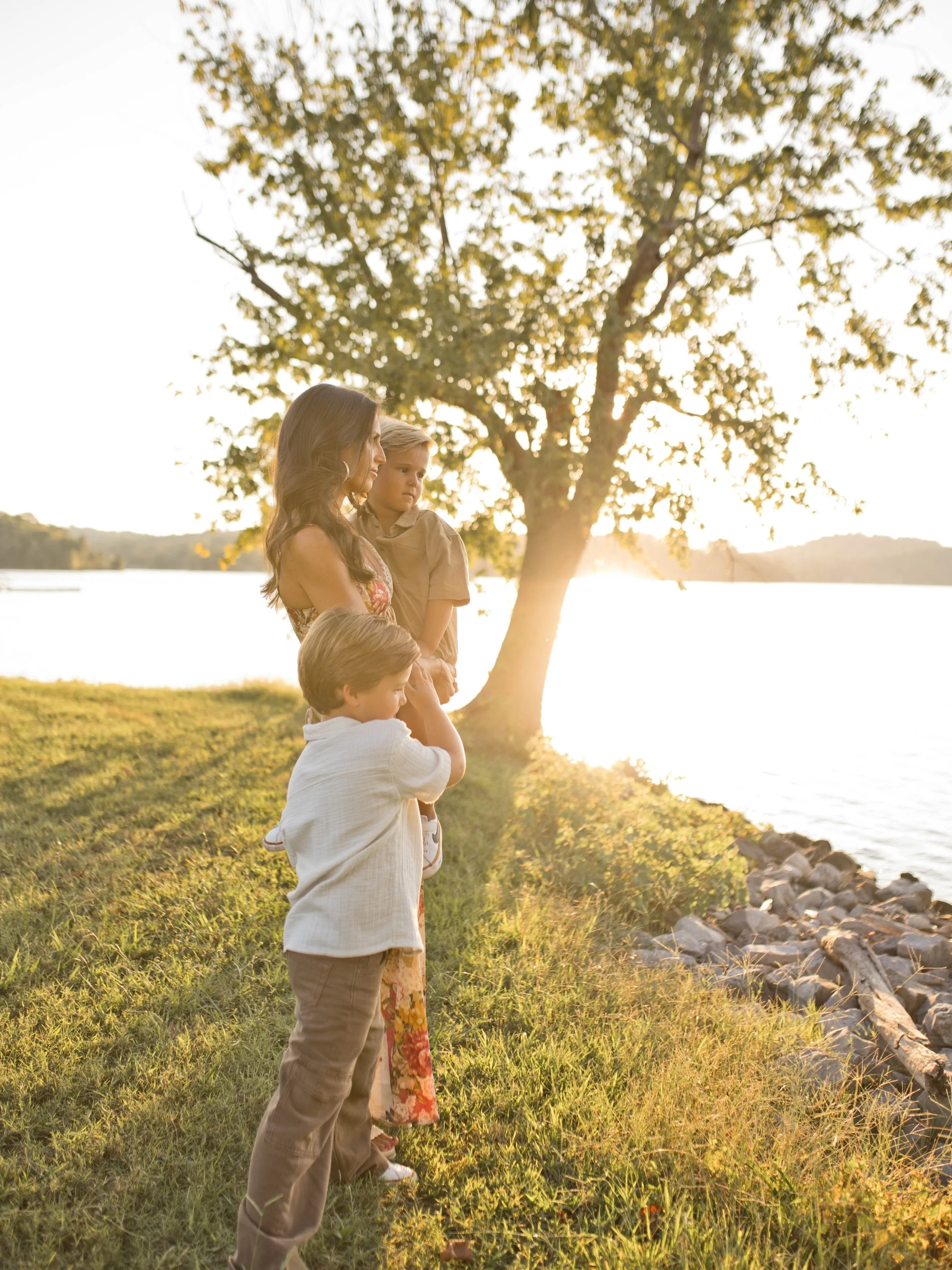 The absolute cutest little trio! 

This location in Knoxville might be my new favorite! It&rsquo;s the perfect time to book your fall family session, DM me asap to book! Only a few spots left for the year!!!