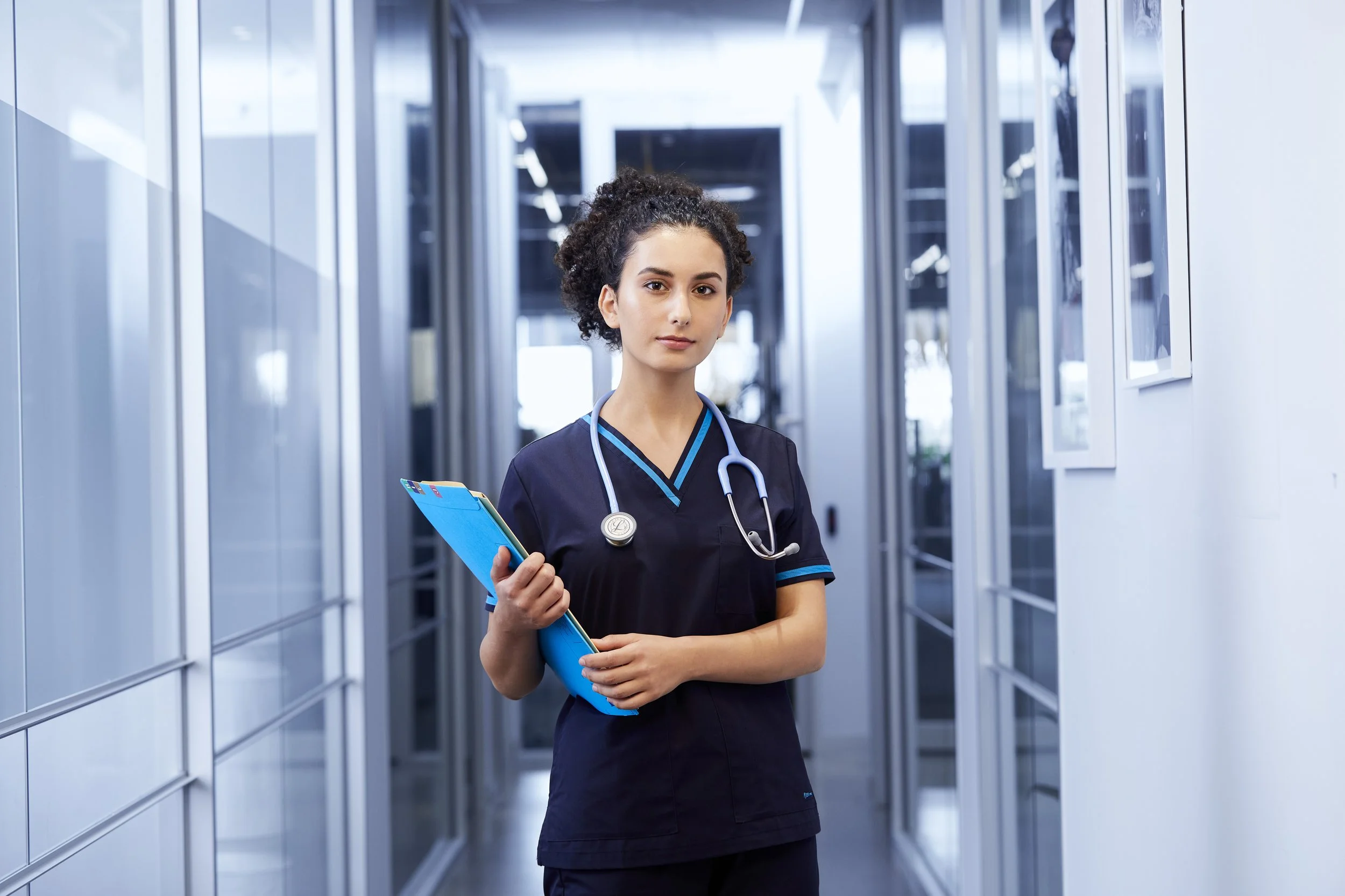 TOTALLY WORKWEAR_WEB IMAGES_HOPITAL WORKER_006_retouch.jpg