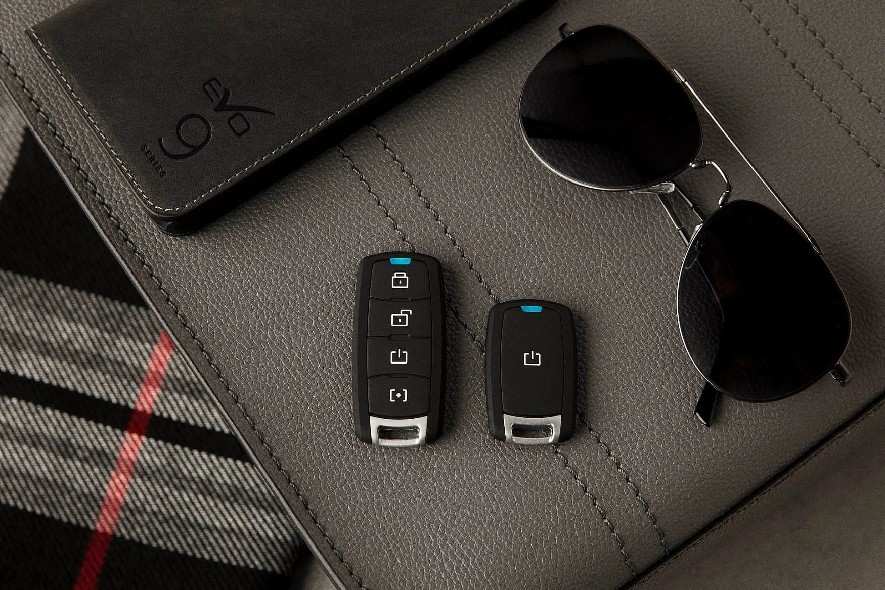 ambiance-remotes-sur-table-lr.webp