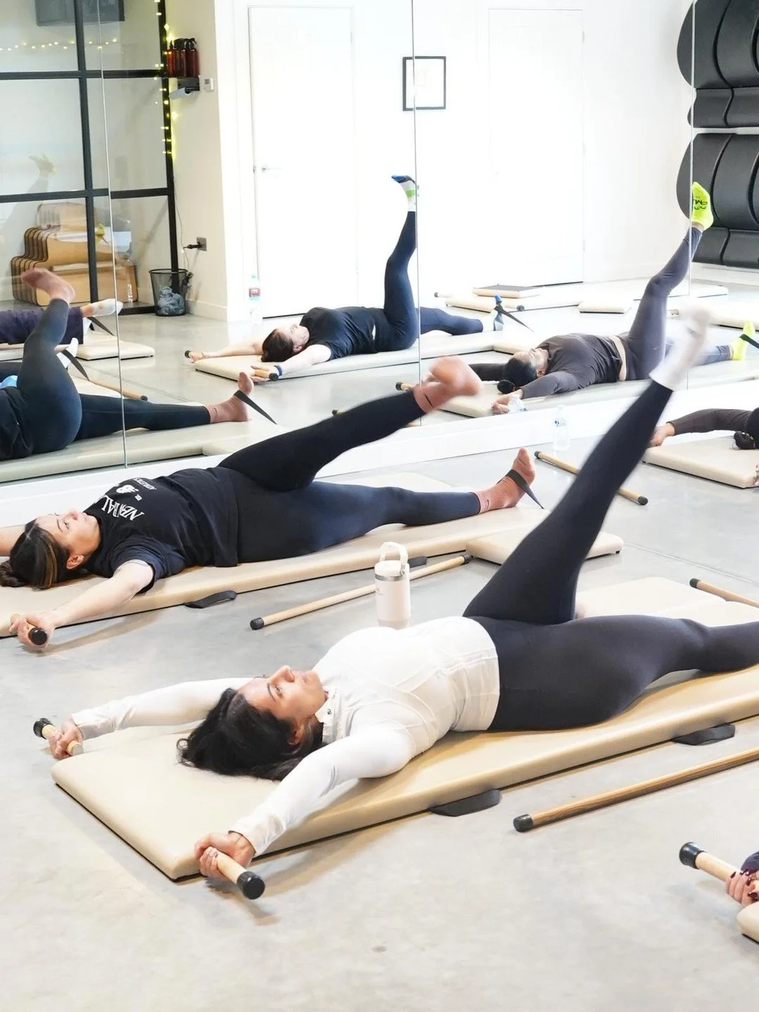 Don&rsquo;t underestimate the Mat 👀🧘♀️

Our Mat classes at EQ are where strength, control and real connection to your body are built. No springs, no shortcuts - just you, your breath and expert guidance every step of the way 💫

Mat Pilates is the 