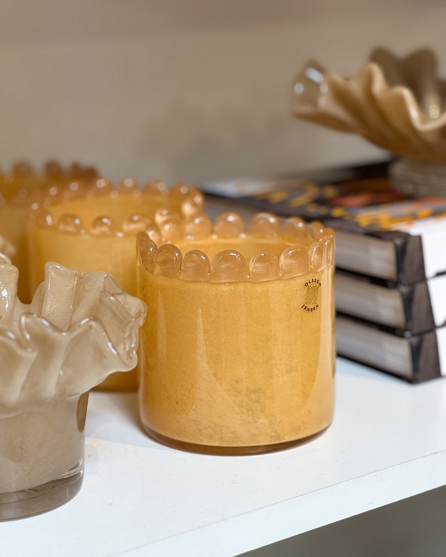Så fina ljuslyktor från Olsson Jensen🕯️ Finns i tre olika färger💛 Kostar 279kr