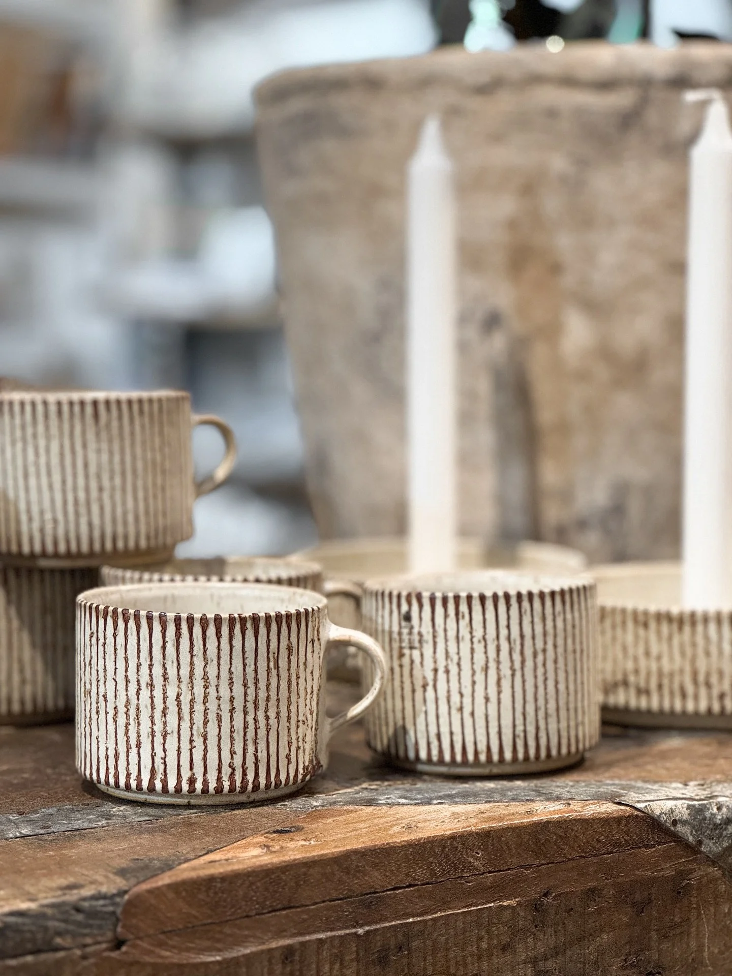 Underbara nyheter har trillat in fr&aring;n Paradisverkstaden och &auml;ven p&aring;fyll av de fina linjeljusstakarna🕯️☕️