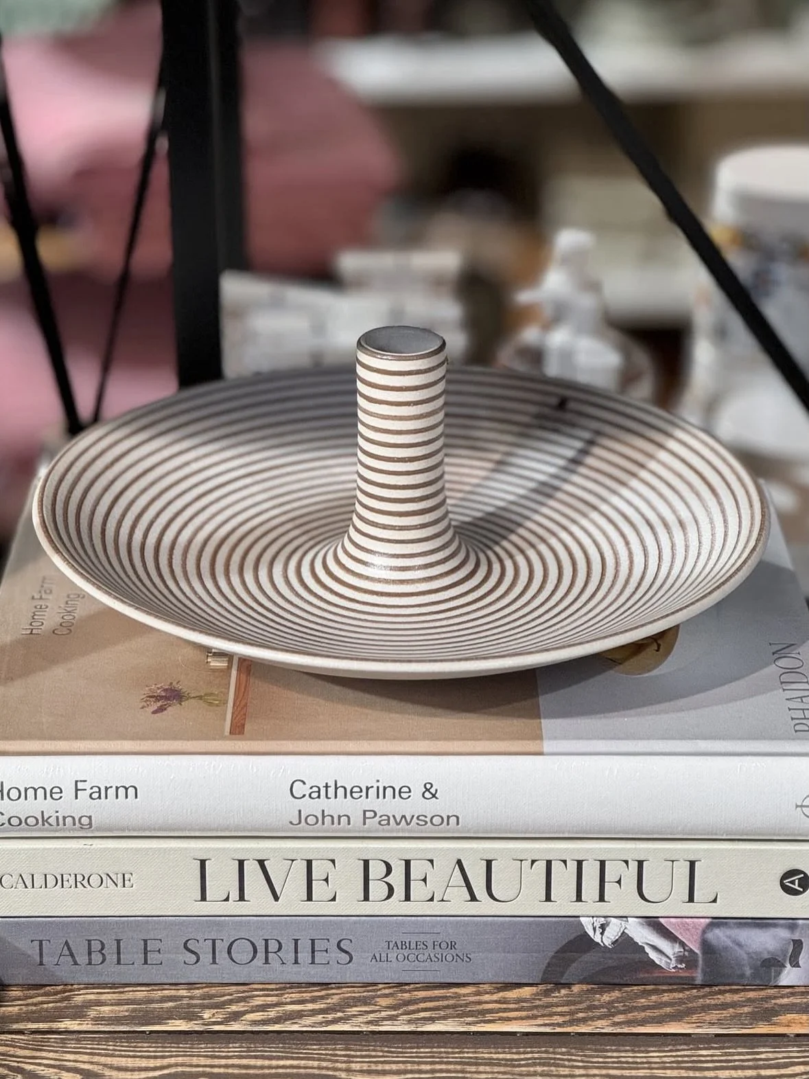 Fantastiska linjeljusstakarna fr&aring;n Paradisverkstaden🫶🏻🕯️ Pris fr&aring;n 685kr