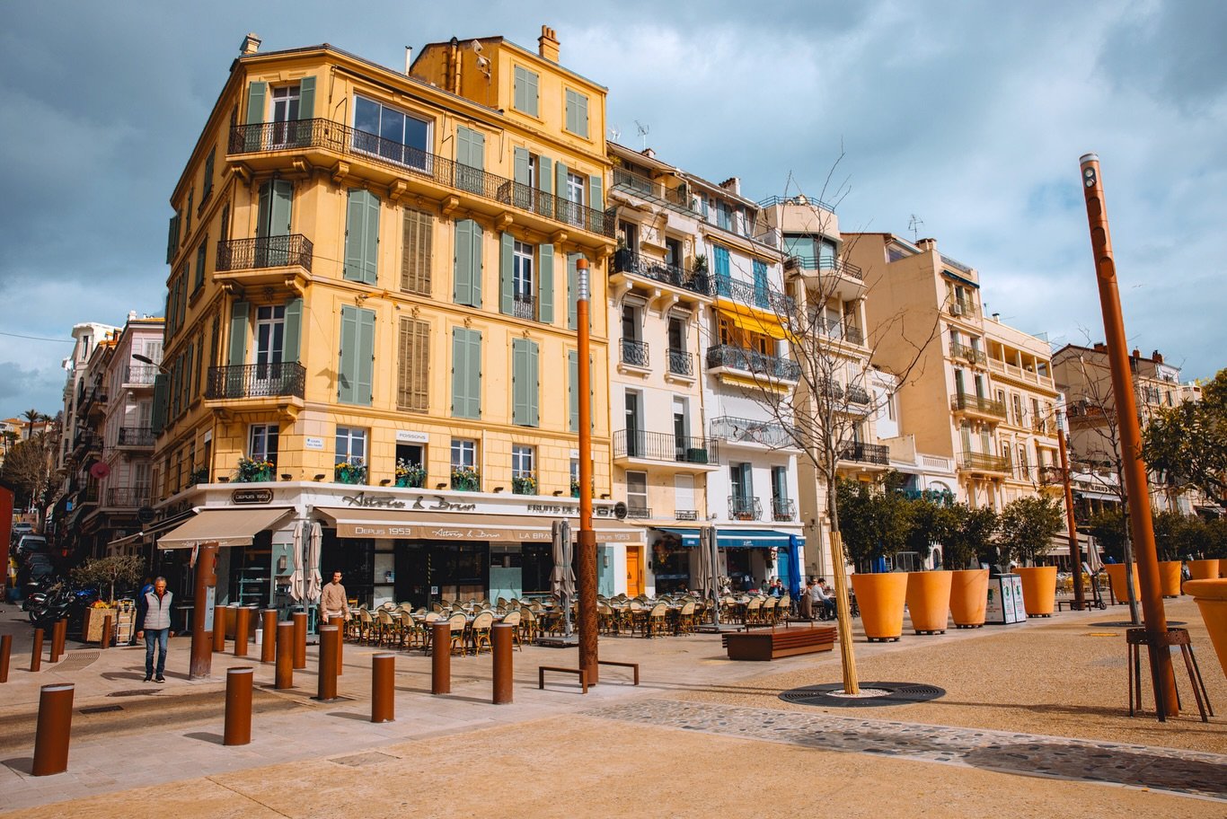 Steeped in history and brimming with charm, the whimsical French facades of Cannes never fail to captivate. Ours is no exception. Nestled at the corner of Rue F&eacute;lix Faure and Rue Louis Blanc, Astoux &amp; Brun has proudly been part of this vib